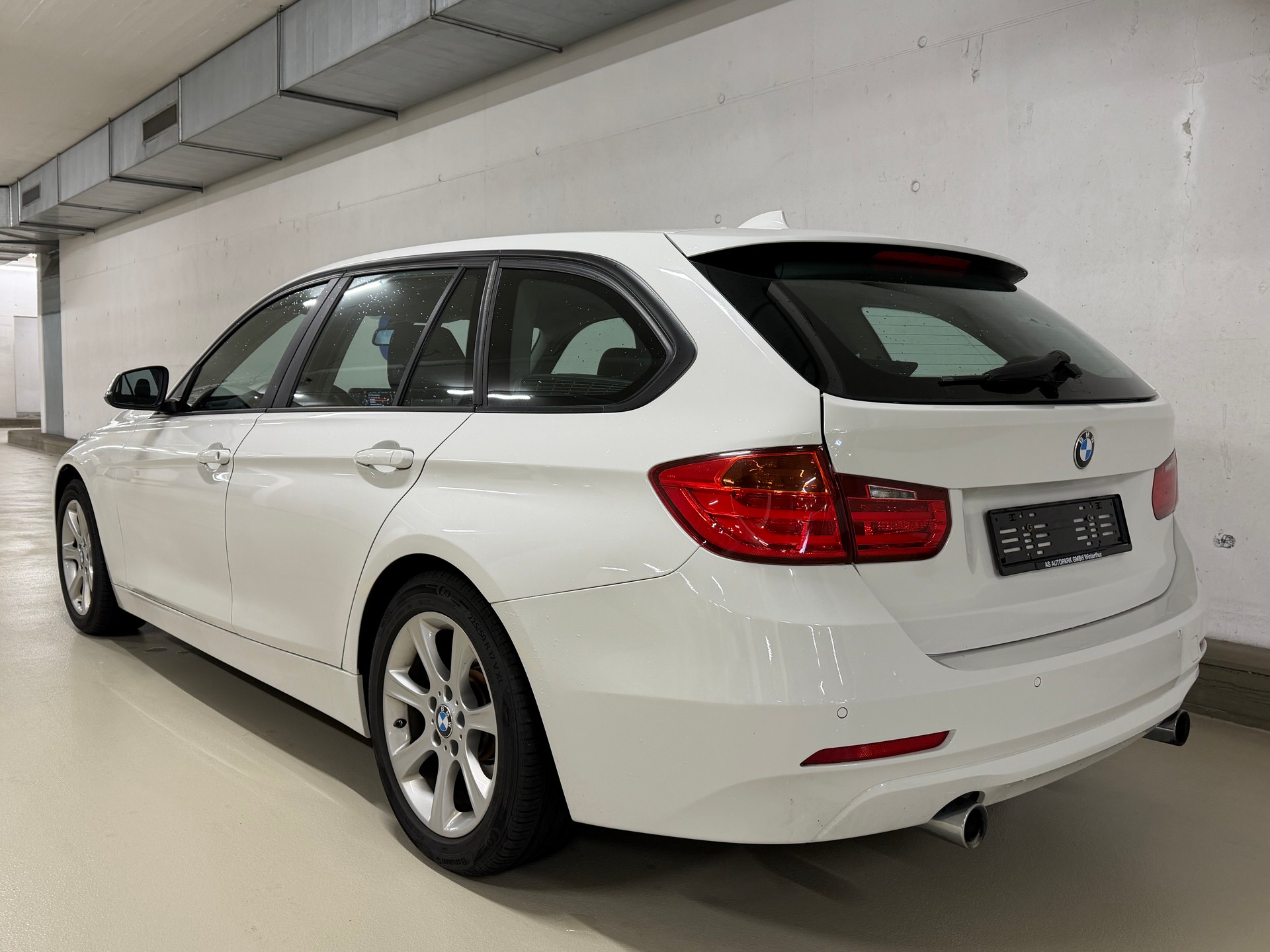 BMW 335i Touring Steptronic-image-5