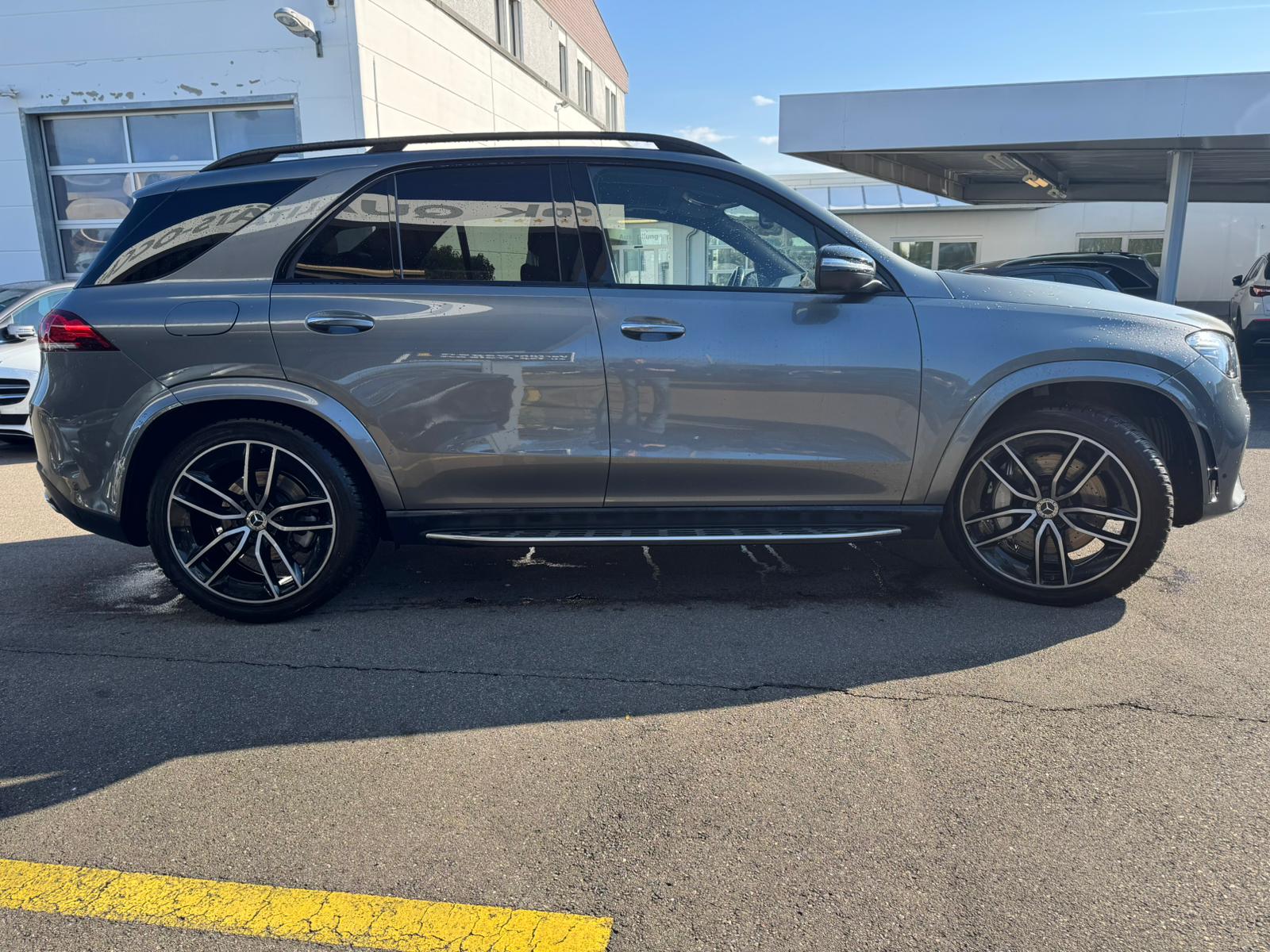 MERCEDES-BENZ GLE 450 4Matic AMG Line 9G-Tronic-image-3