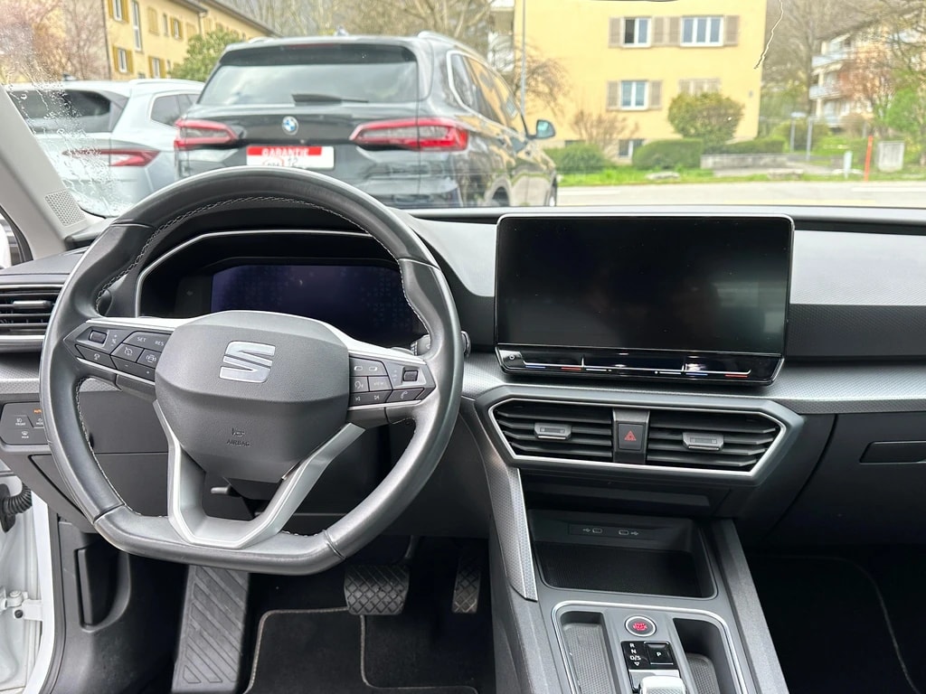SEAT Leon ST 2.0 TDI EVO DSG Style ** Full Digital Cockpit ** Parklehnassistanz **Gr.Navi ** Parkhilfe v+h ** Speedlimiter ** D-ACC-image-9