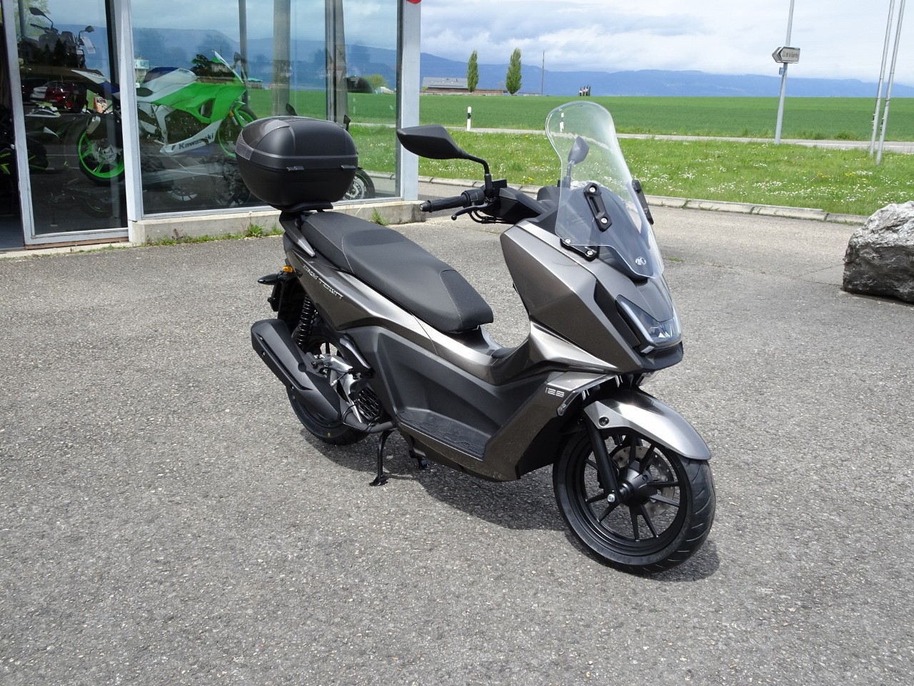 KYMCO Sky Town 125 Topcase-showroom-element-1