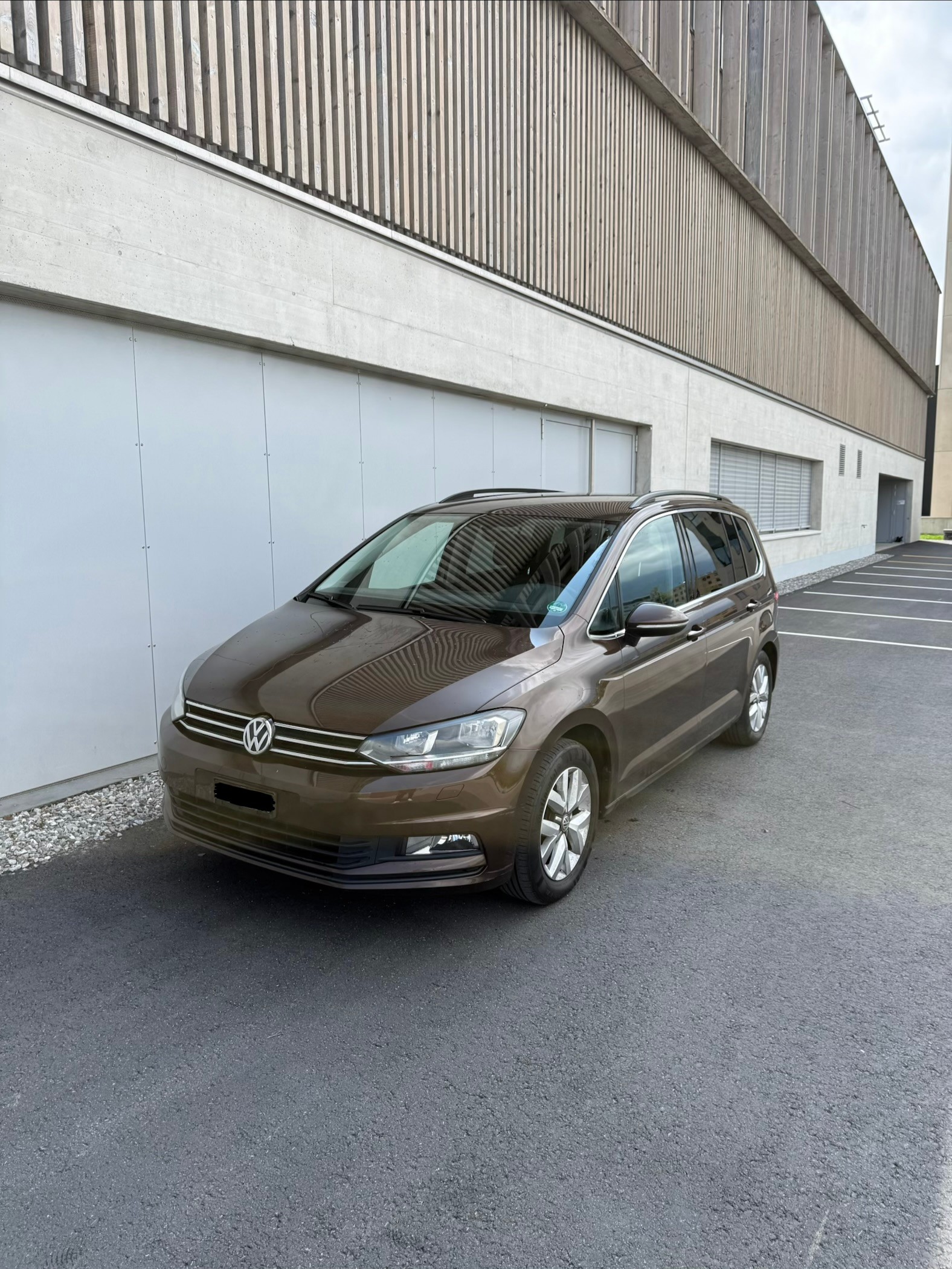 VW TOURAN 1.4TSI BlueMotion 7-Sitze-image-1
