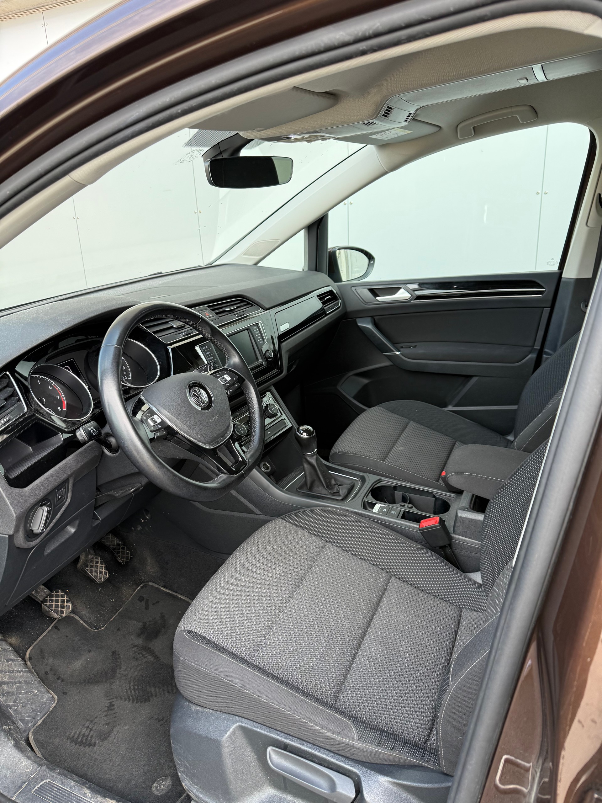 VW TOURAN 1.4TSI BlueMotion 7-Sitze-image-8