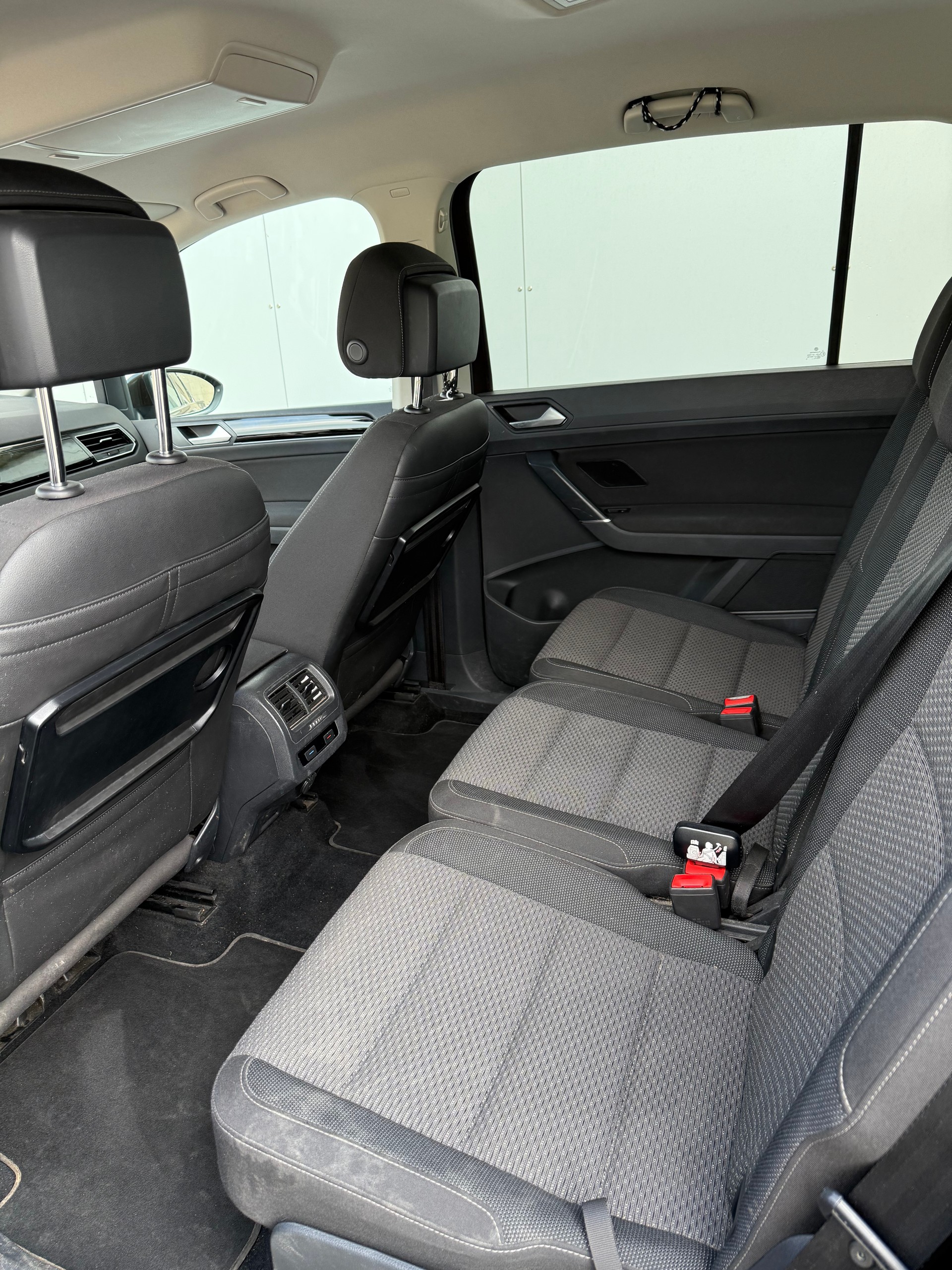 VW TOURAN 1.4TSI BlueMotion 7-Sitze-image-9