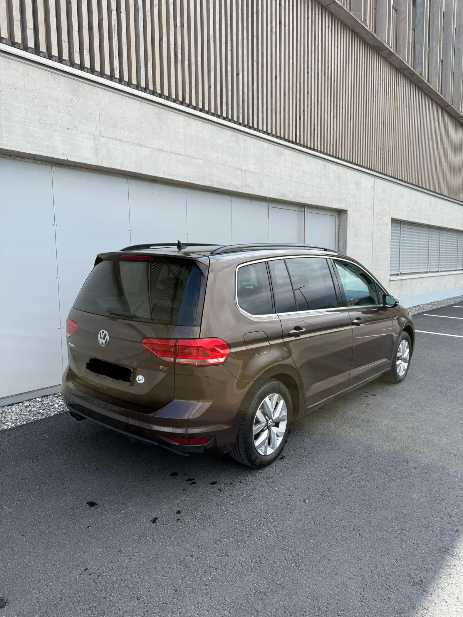 VW TOURAN 1.4TSI BlueMotion 7-Sitze-image-5