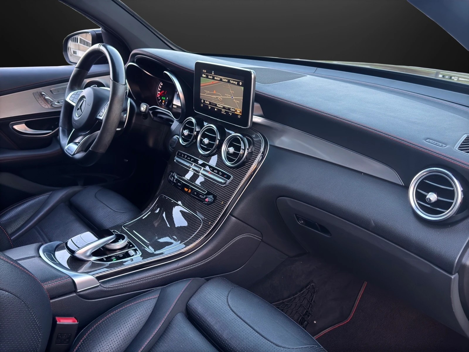 MERCEDES-BENZ GLC Coupé 43 AMG 4Matic 9G-Tronic-image-9