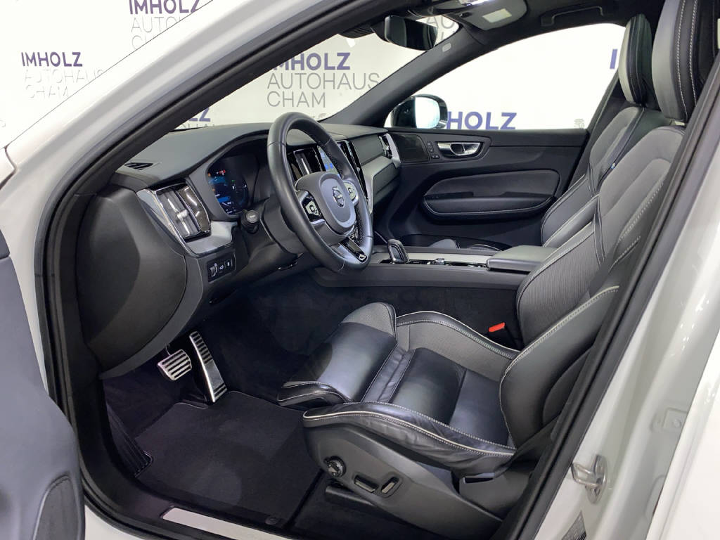VOLVO XC60 2.0 T8 TE R-Design eAWD-image-15