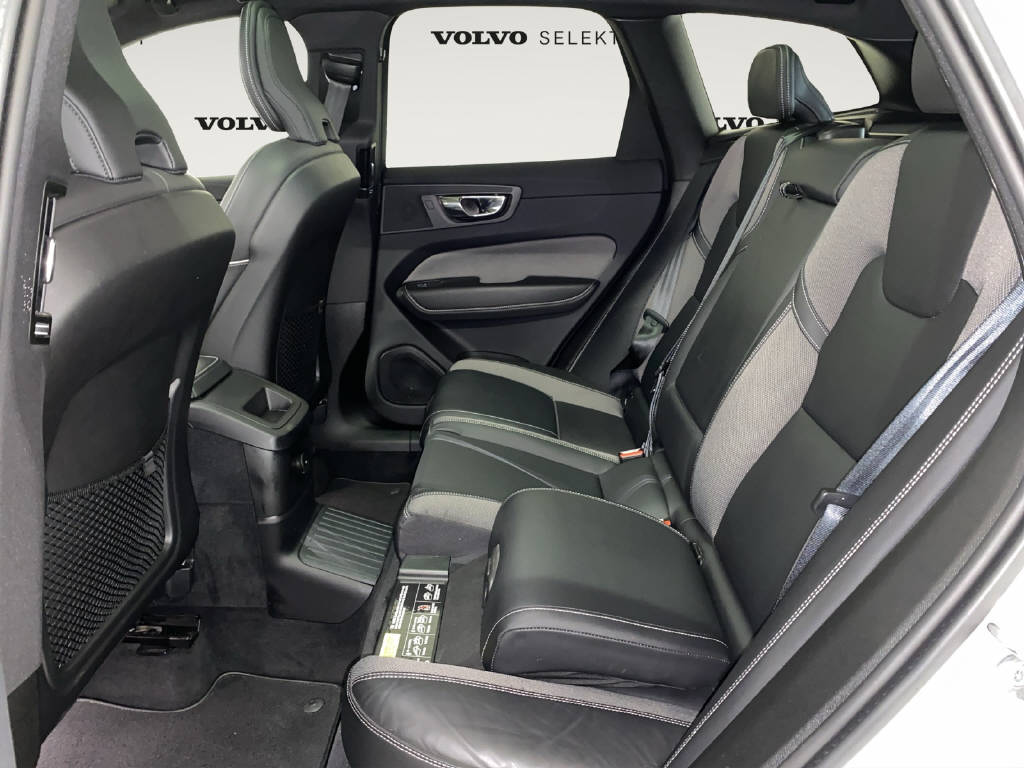 VOLVO XC60 2.0 T8 TE R-Design eAWD-image-12