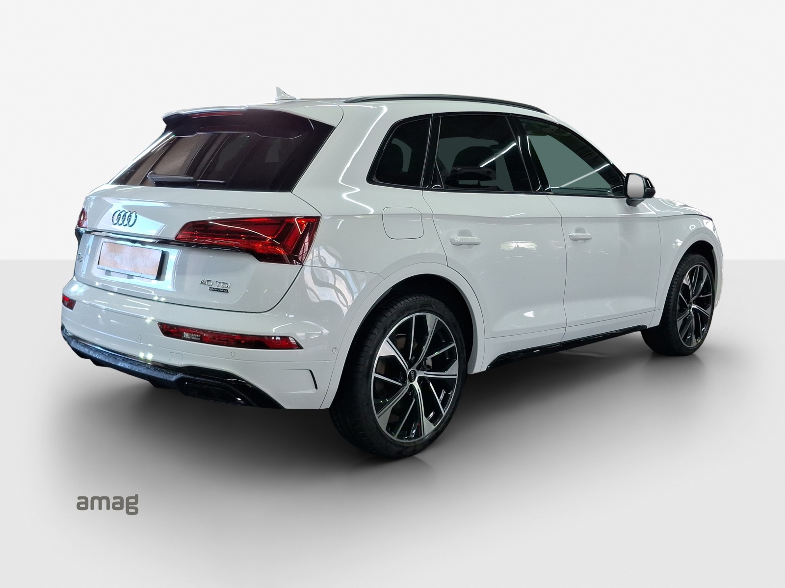 AUDI Q5 40 TDI S-line quattro S-tronic-image-4