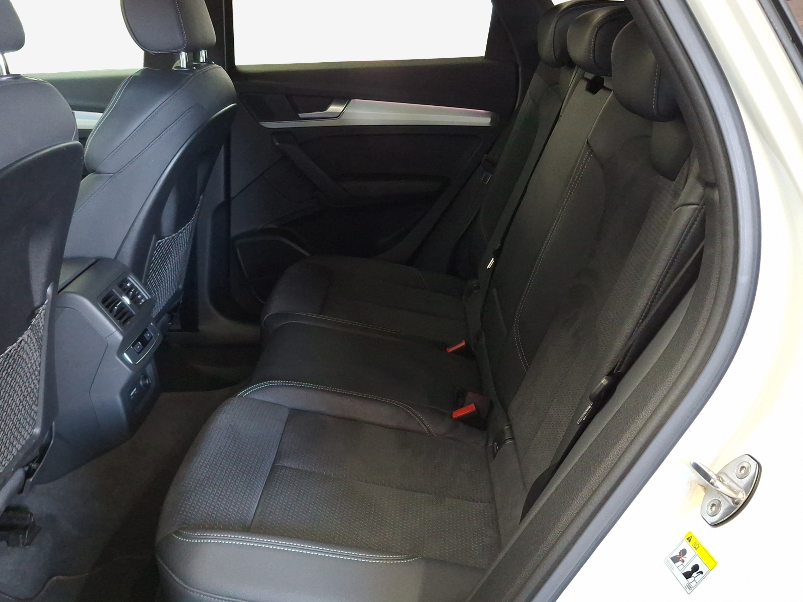 AUDI Q5 40 TDI S-line quattro S-tronic-image-11