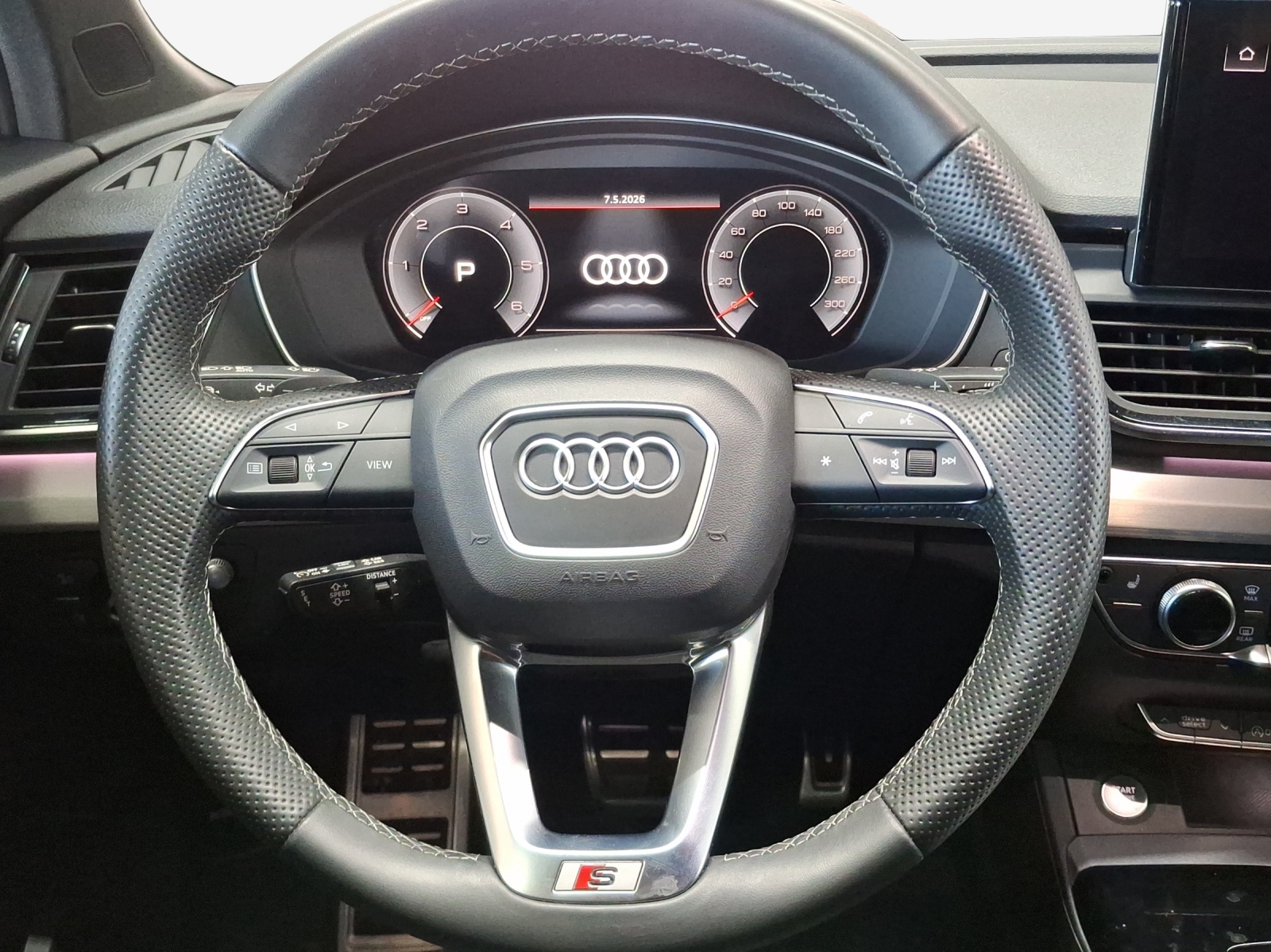 AUDI Q5 40 TDI S-line quattro S-tronic-image-9