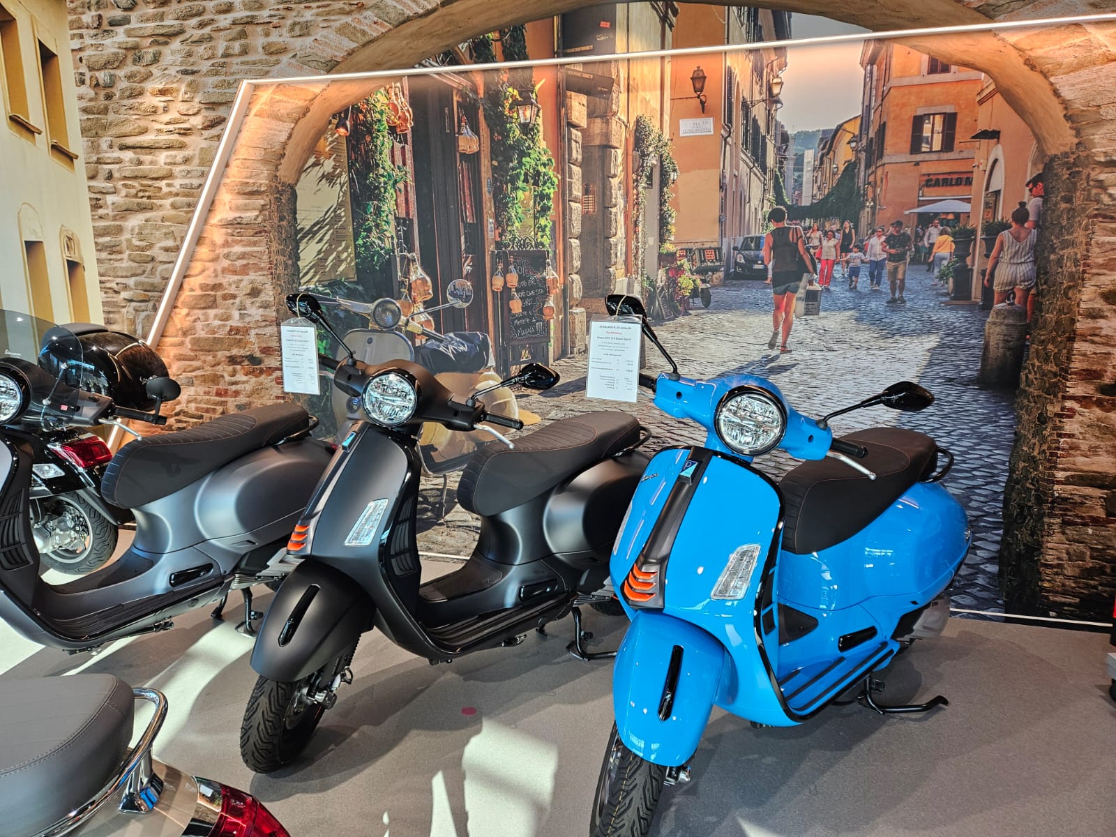 PIAGGIO Vespa GTS 125 RST Euro 5+-image-10