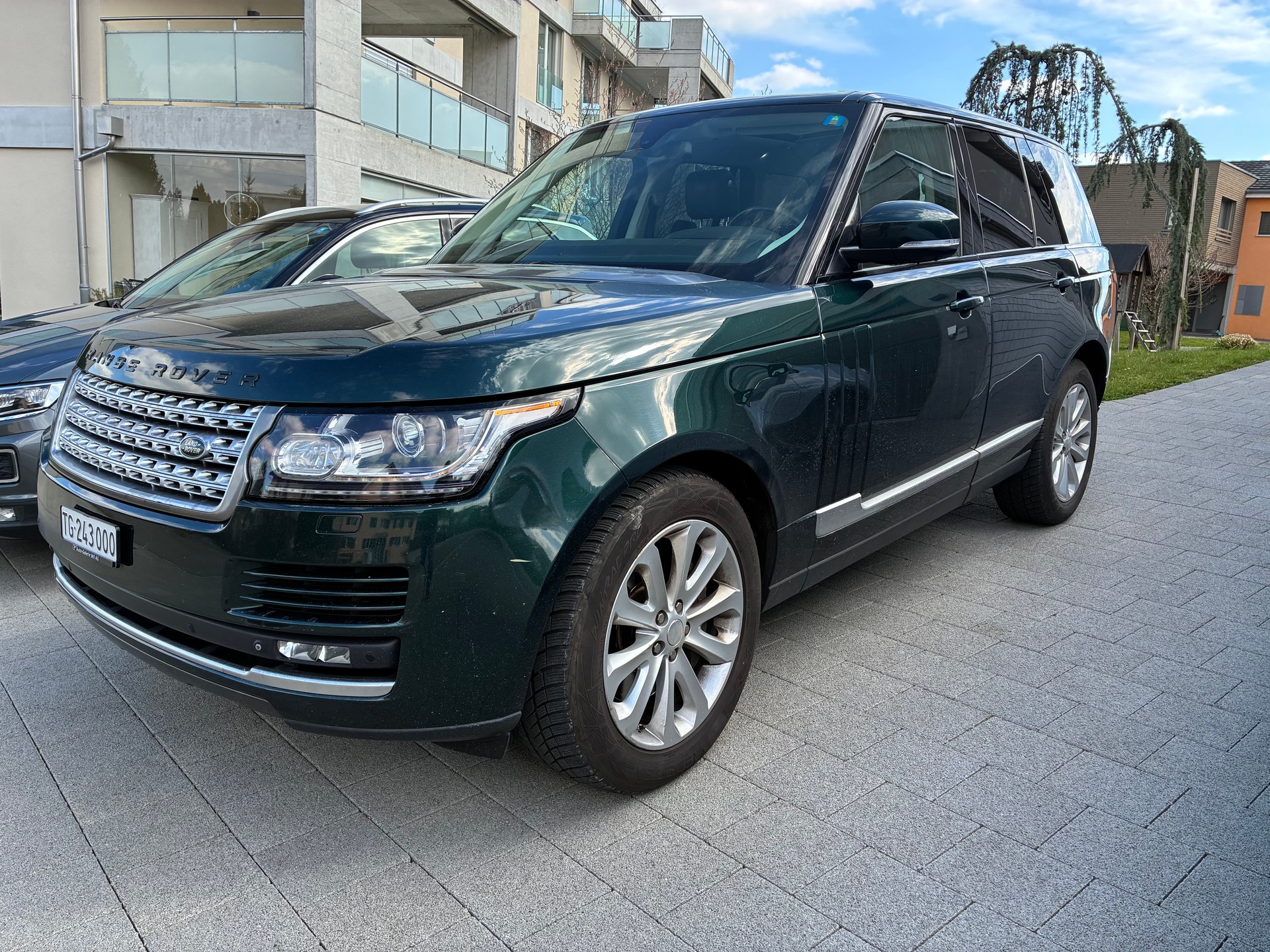 LAND ROVER Range Rover 4.4 SDV8 Vogue Automatic-image-2