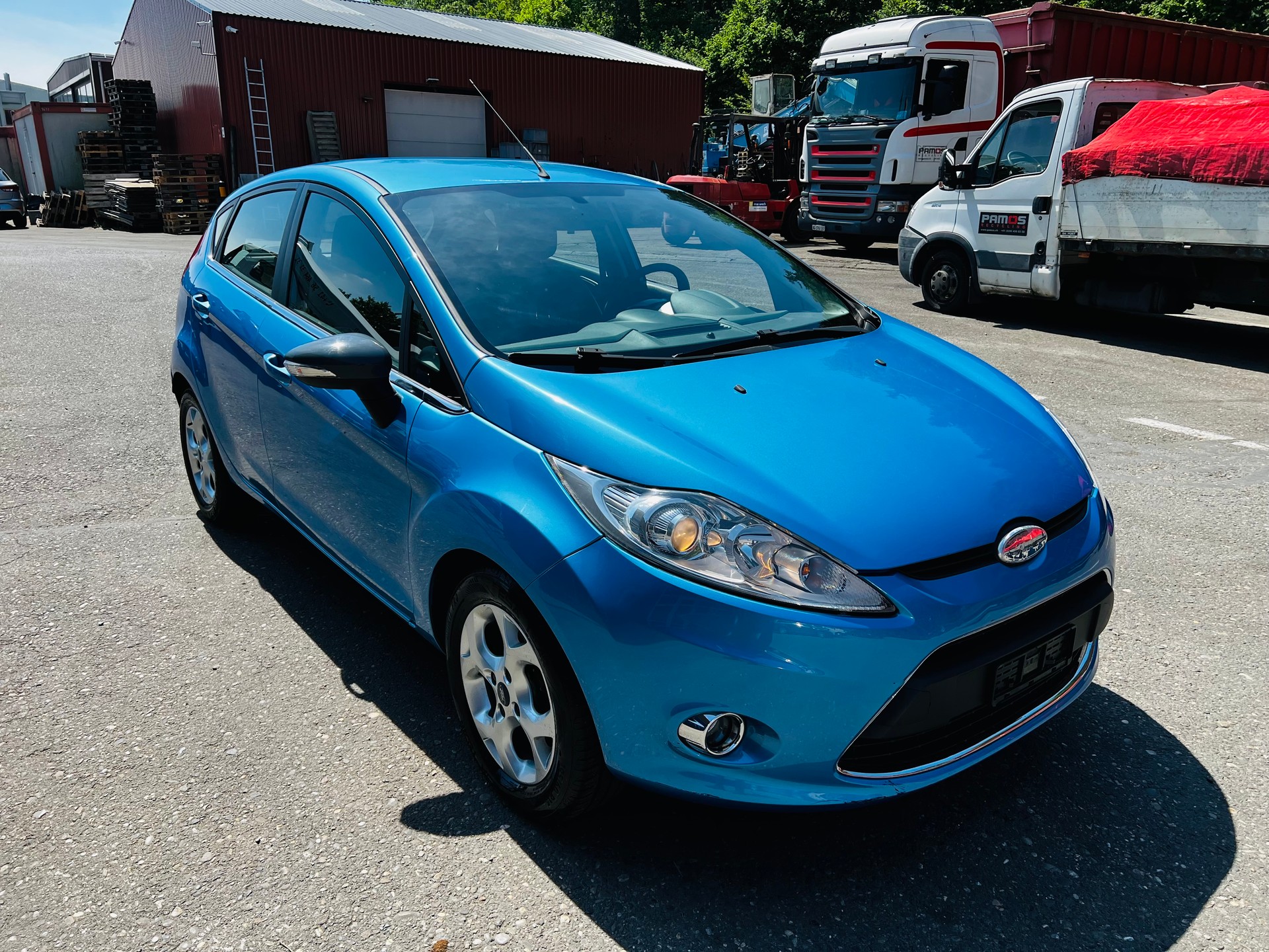 FORD Fiesta 1.6 16V Titanium-image-2