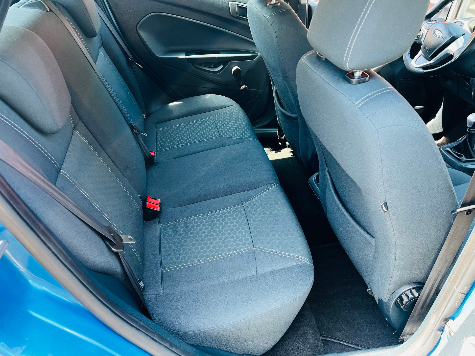 FORD Fiesta 1.6 16V Titanium-image-6