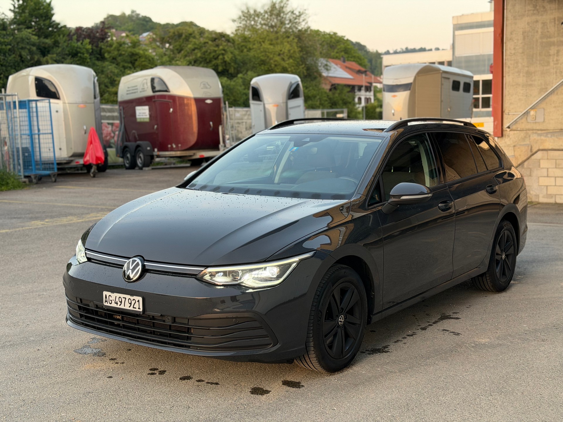 VW Golf Variant 2.0 TDI Life DSG-image-0
