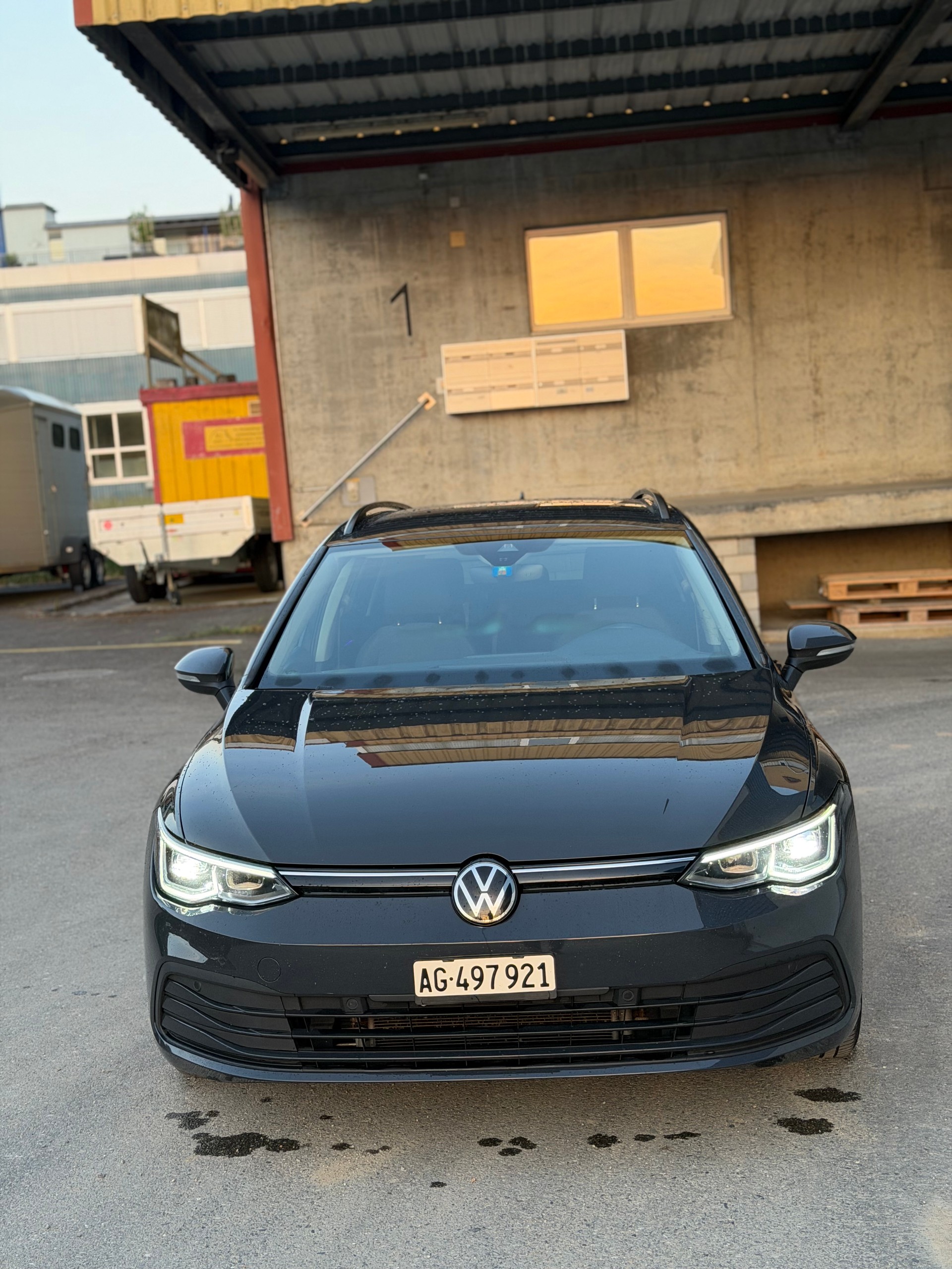 VW Golf Variant 2.0 TDI Life DSG-image-1