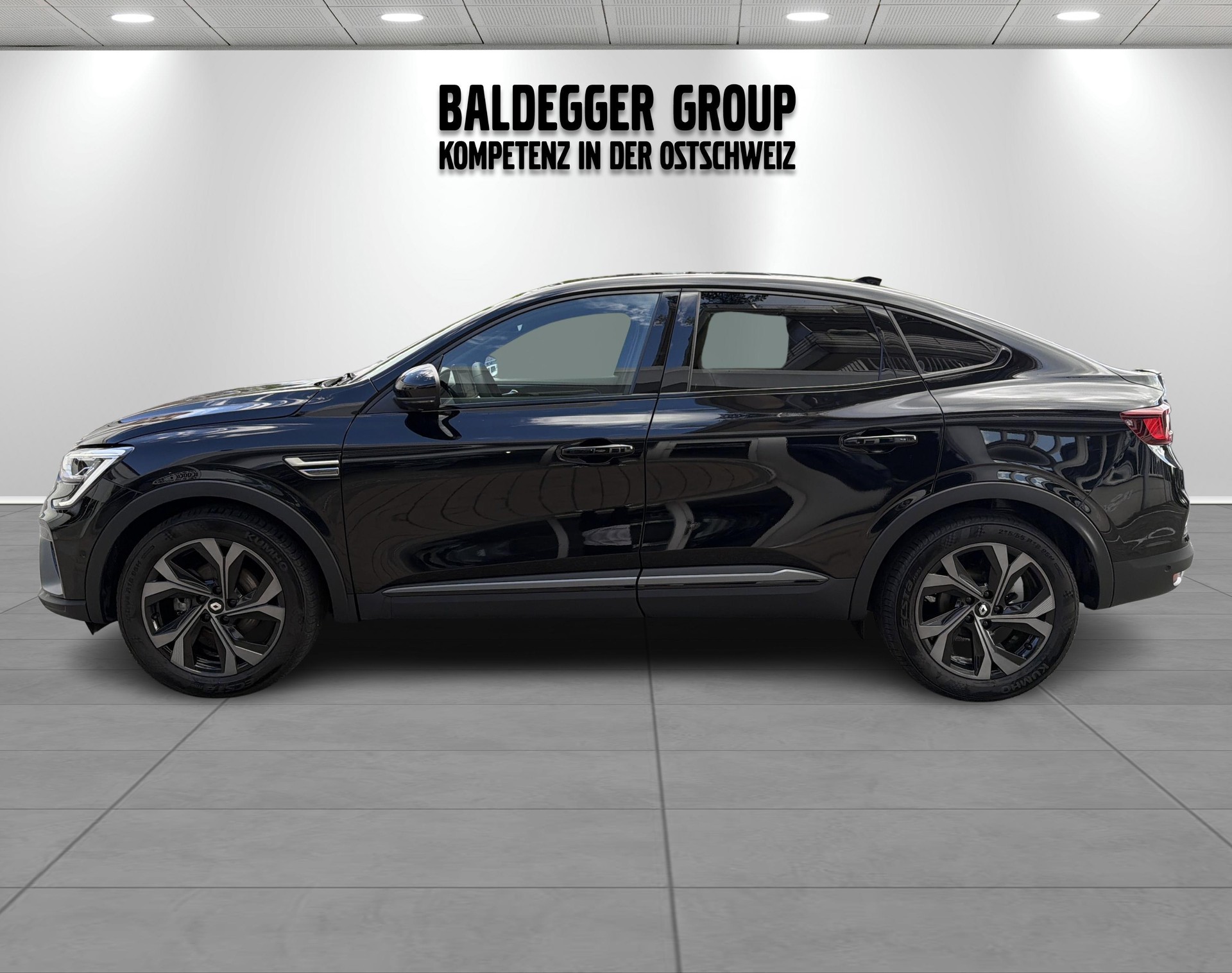 RENAULT Arkana 1.6 E-Tech Engineered-showroom-element-1