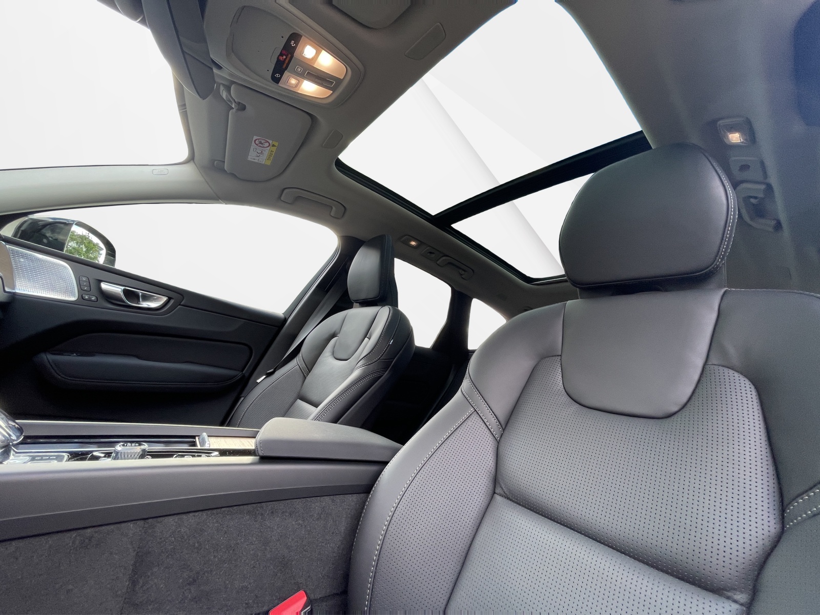 VOLVO XC60 2.0 T8 TE Ultra Dark eAWD-image-17
