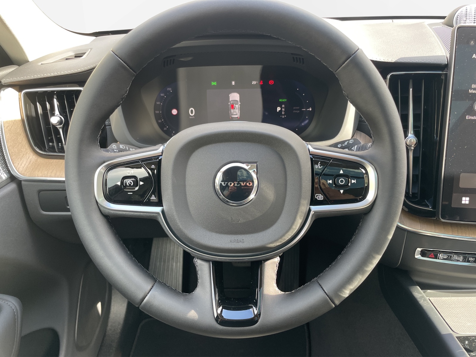 VOLVO XC60 2.0 T8 TE Ultra Dark eAWD-image-11