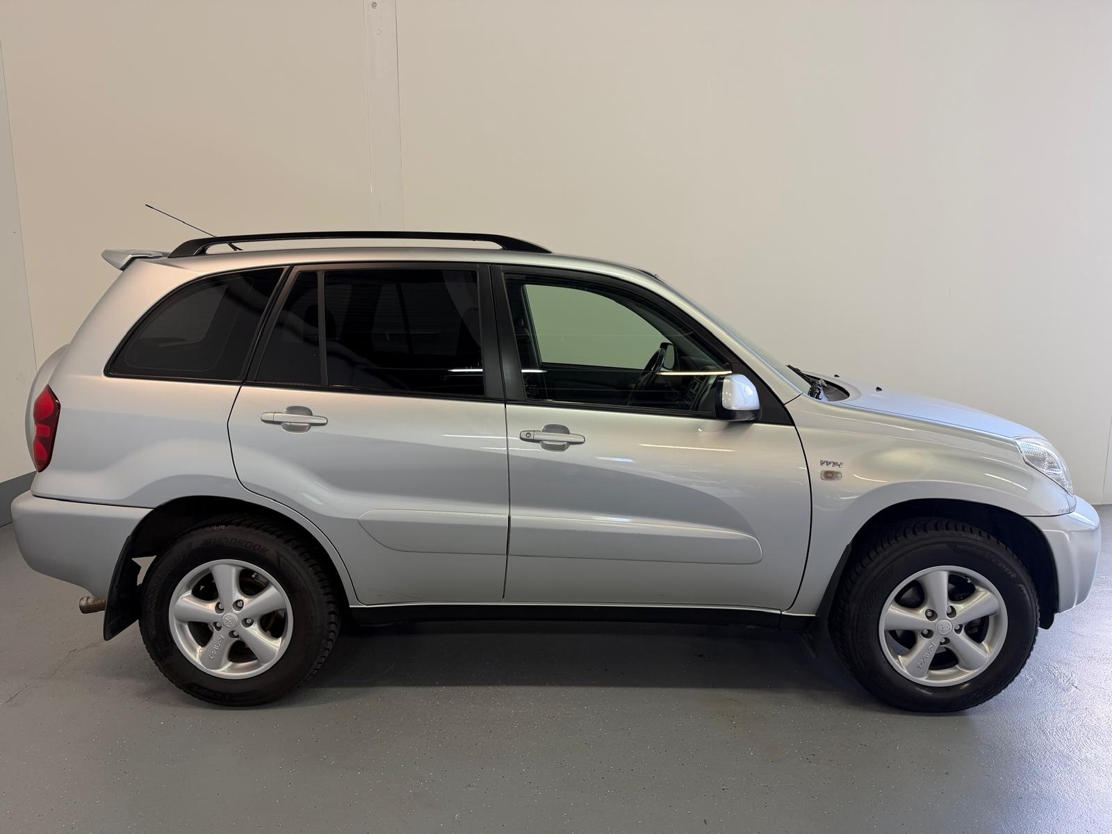 TOYOTA 2.0 VVT-i Linea Luna Automatik-image-5