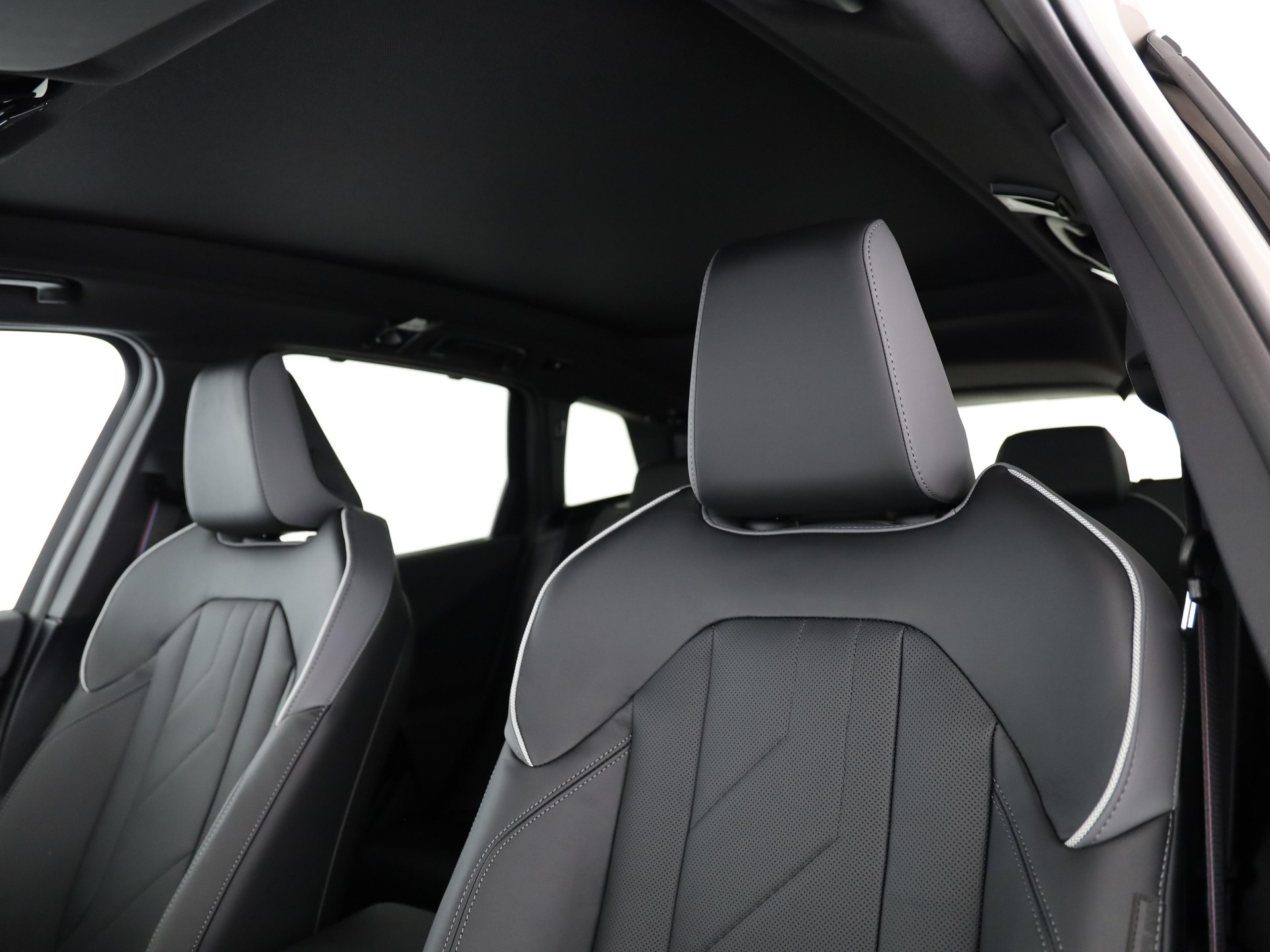 BMW X3 M50i-image-11