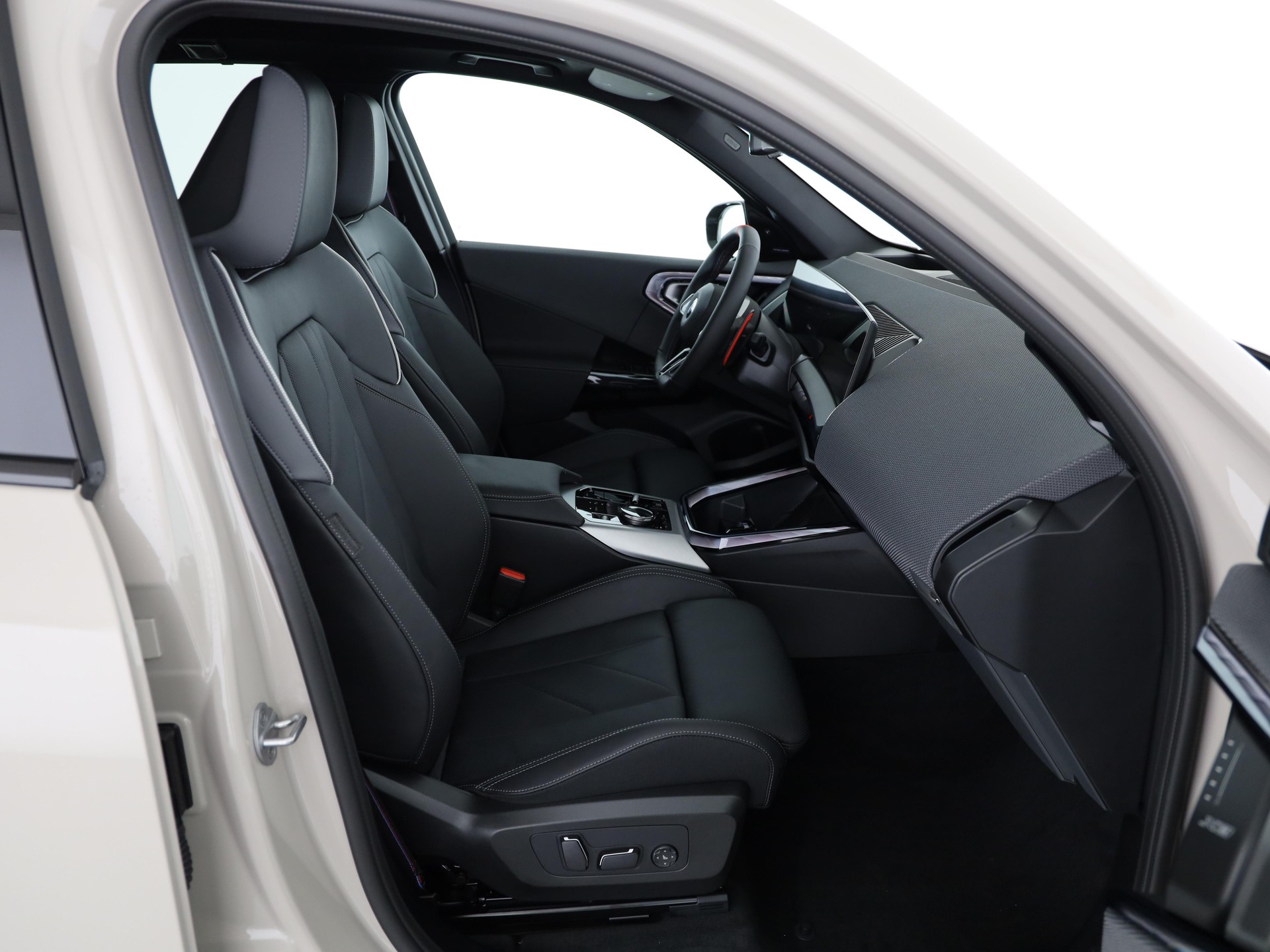 BMW X3 M50i-image-14