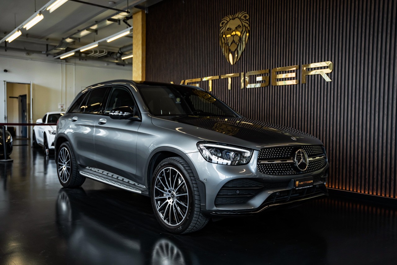 MERCEDES-BENZ GLC 300 AMG Line 4Matic 9G-Tronic-image-1