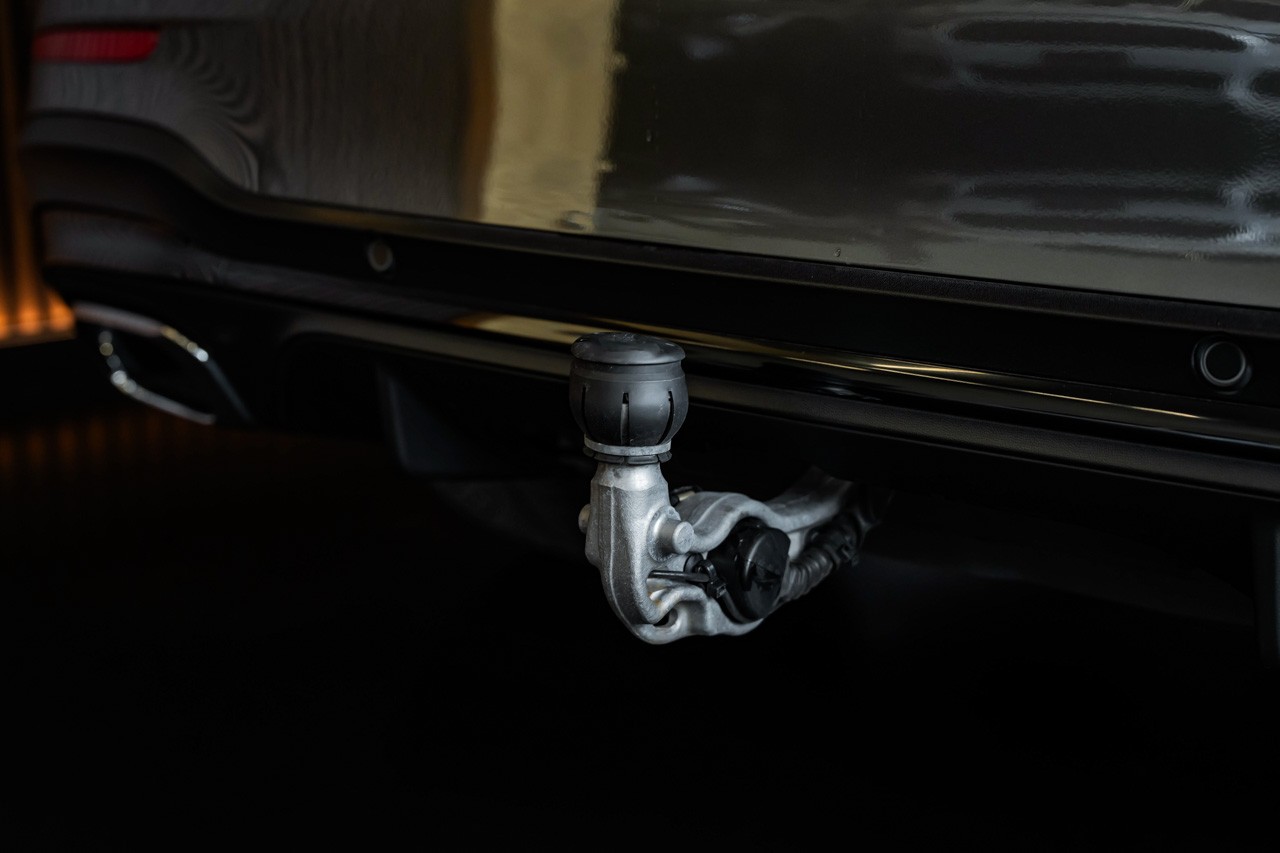 MERCEDES-BENZ GLC 300 AMG Line 4Matic 9G-Tronic-image-37