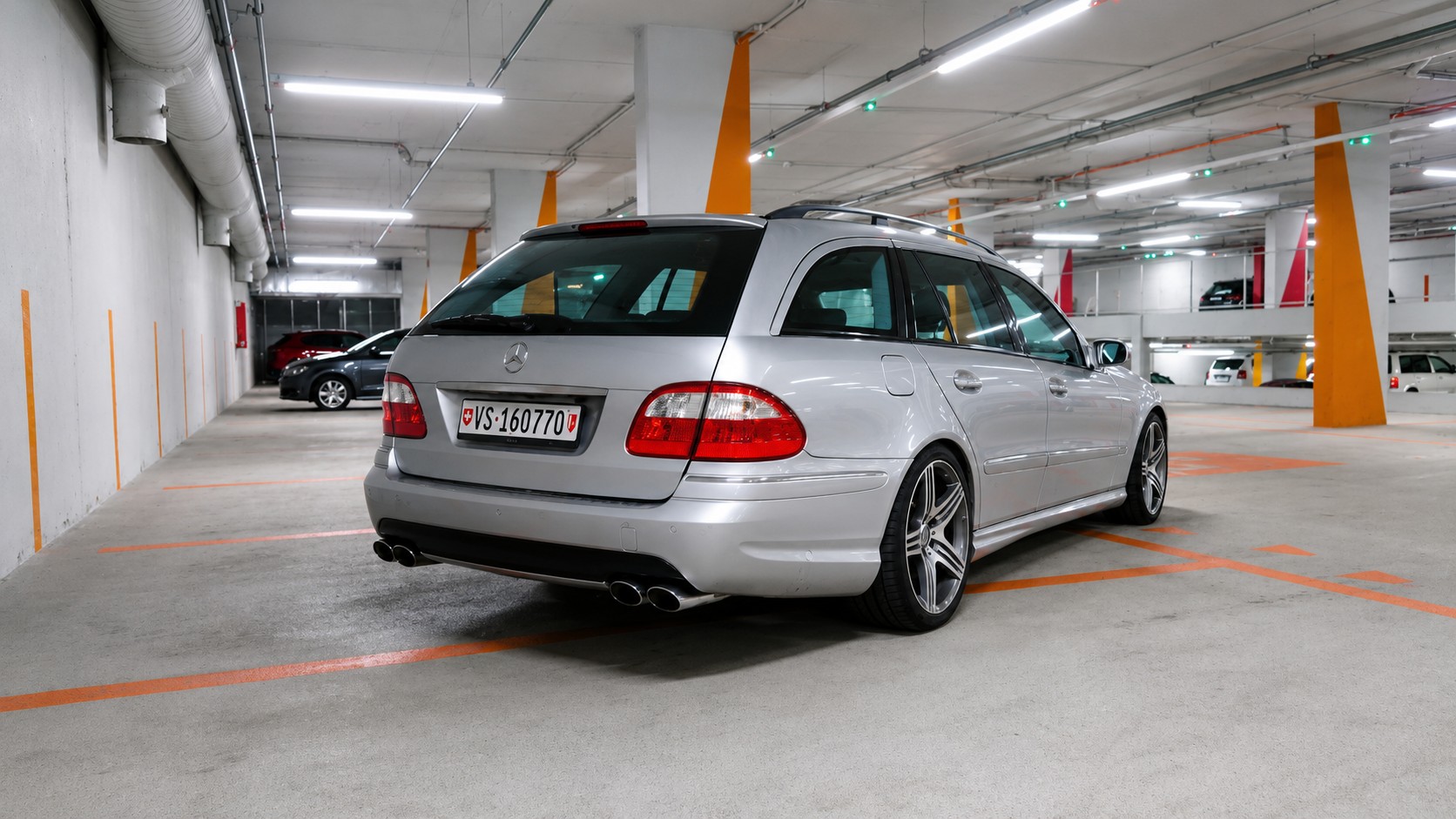 MERCEDES-BENZ E 55 V8 AMG-image-4