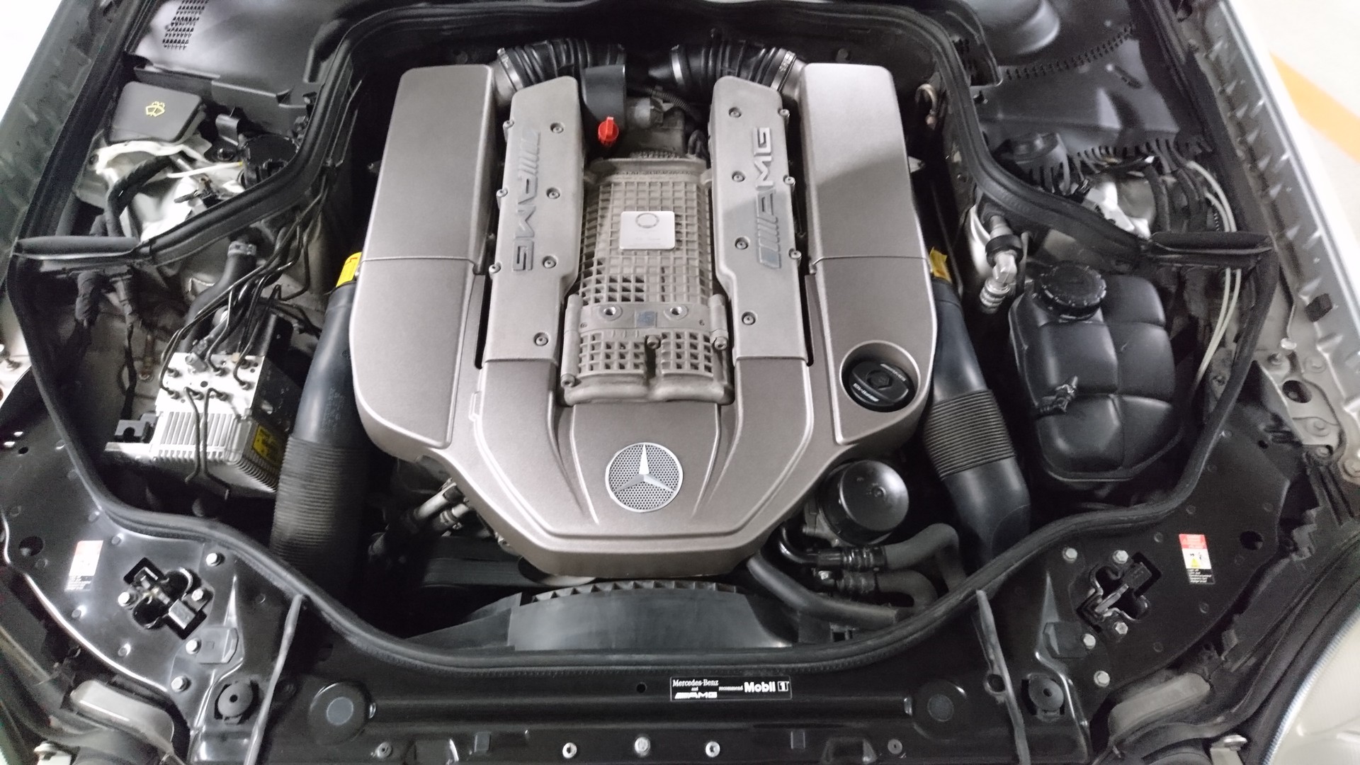MERCEDES-BENZ E 55 V8 AMG-image-12