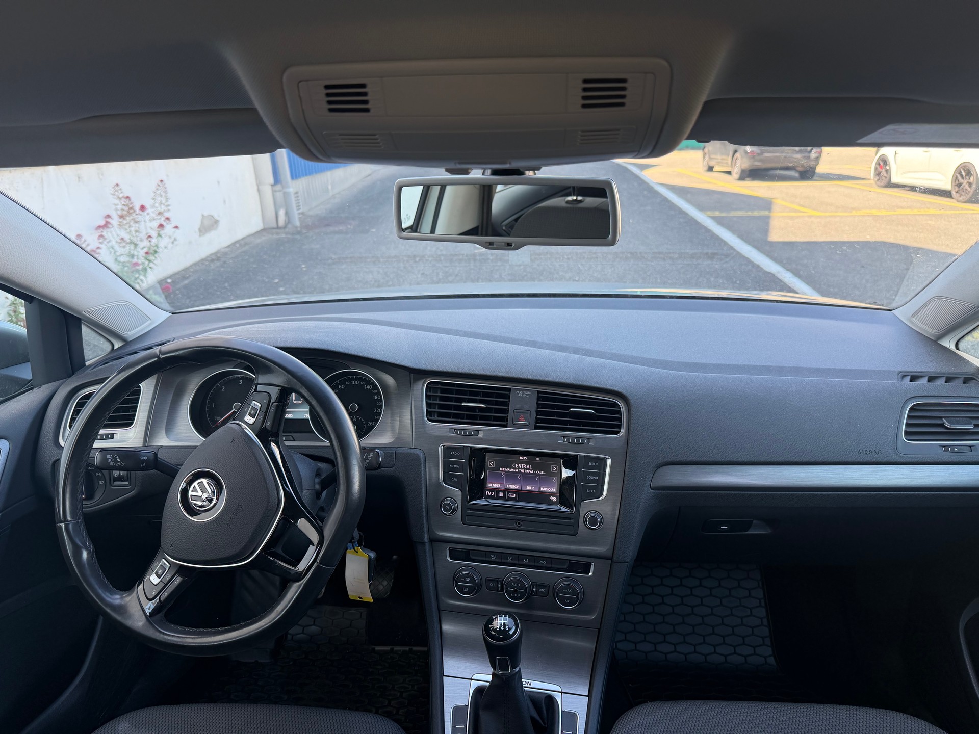 VW Golf 2.0 TDI Comfortline 4Motion-image-8