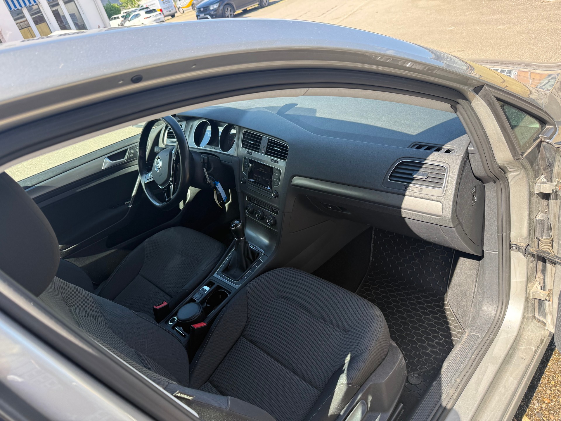 VW Golf 2.0 TDI Comfortline 4Motion-image-7