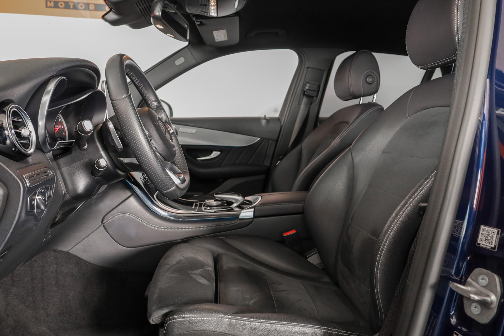MERCEDES-BENZ GLC 350 e AMG Line 4Matic 7G-Tronic-image-12