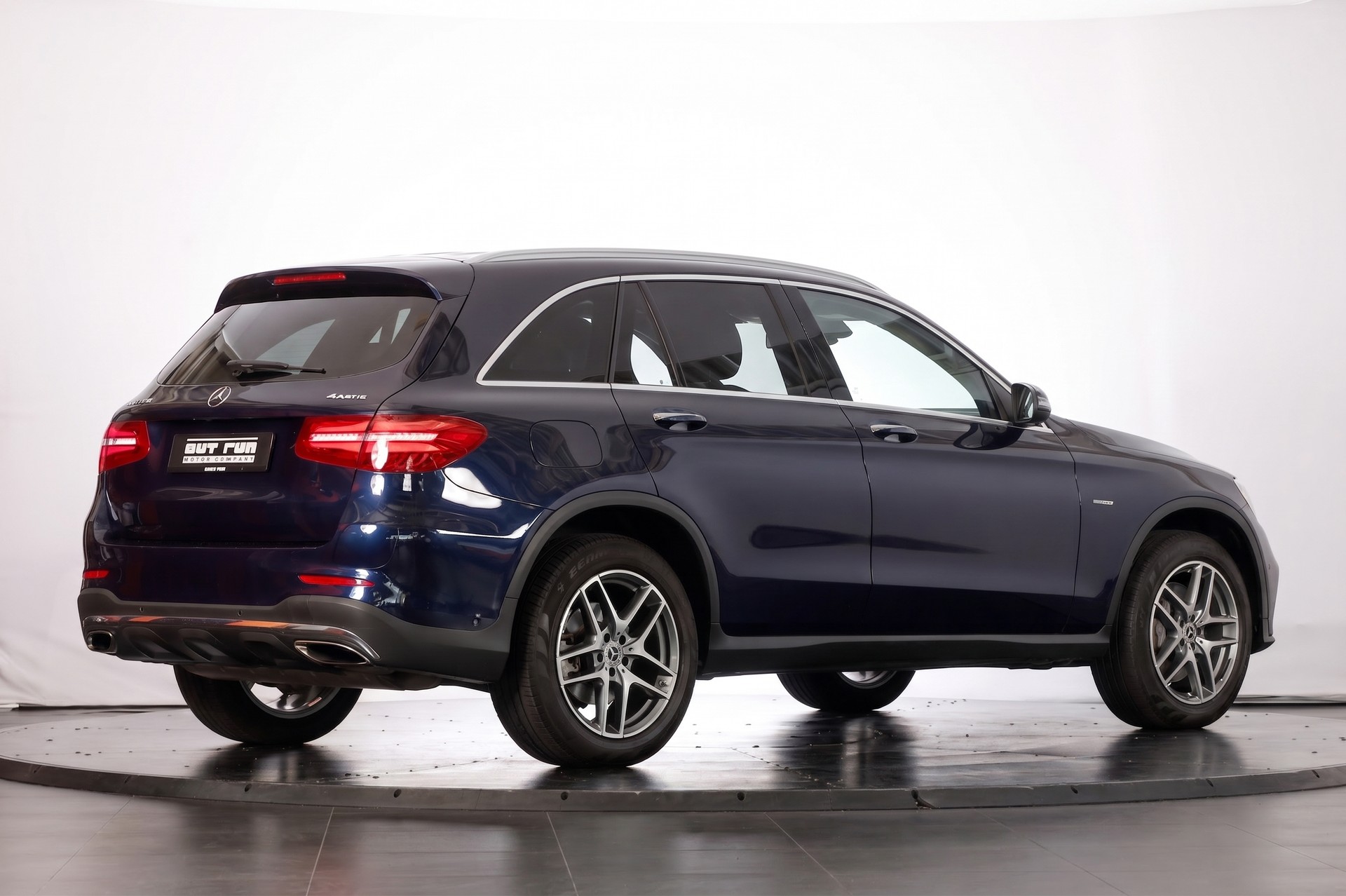 MERCEDES-BENZ GLC 350 e AMG Line 4Matic 7G-Tronic-image-5