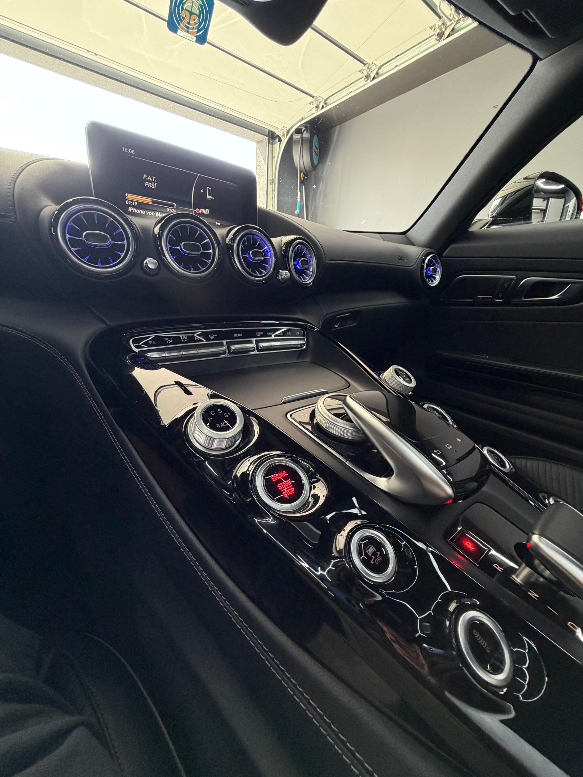 MERCEDES-BENZ AMG GT S-image-4
