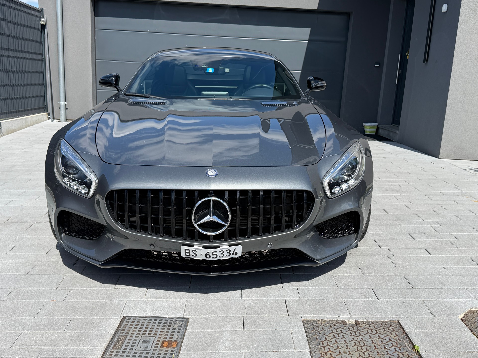 MERCEDES-BENZ AMG GT S-image-1