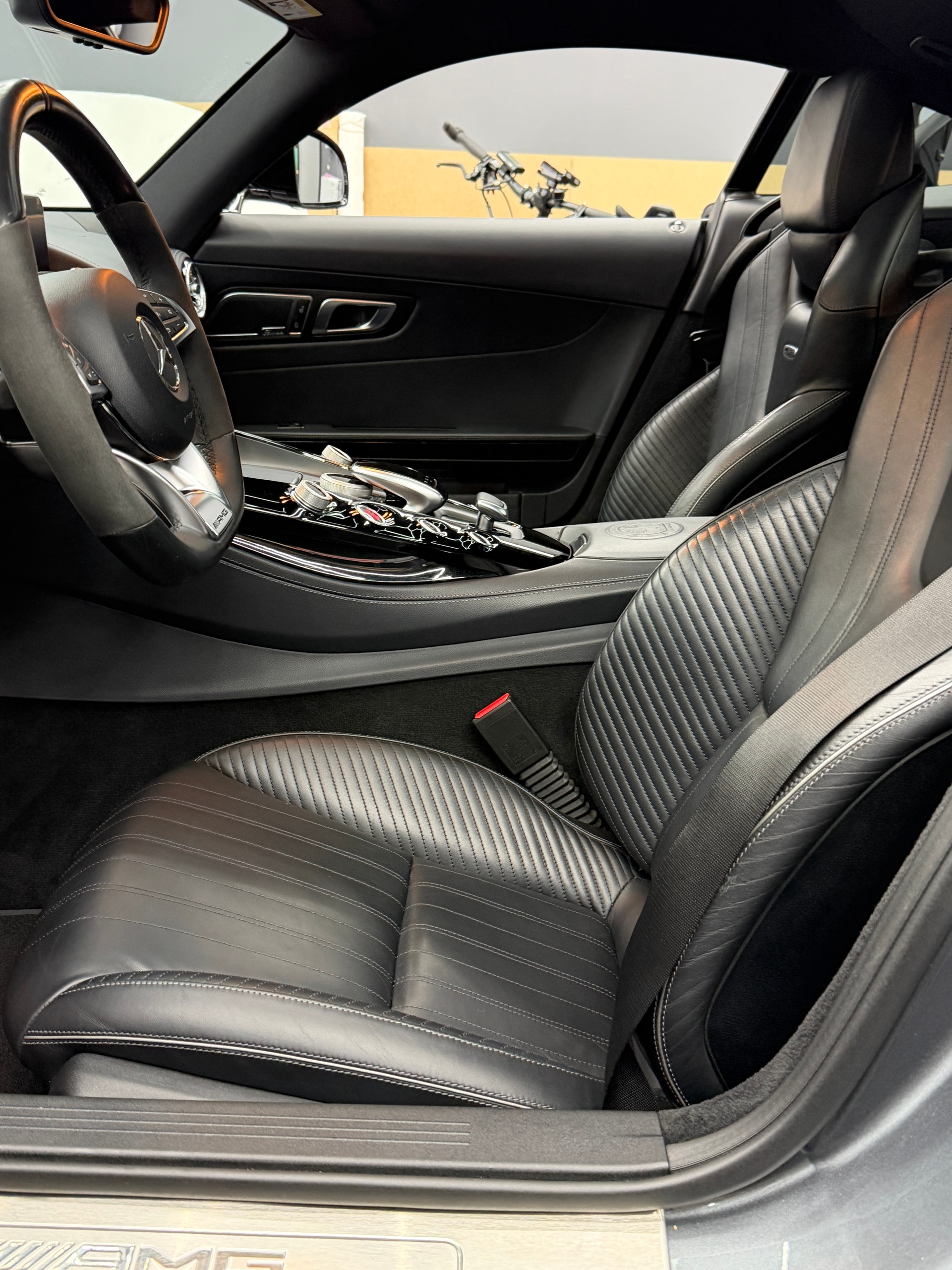 MERCEDES-BENZ AMG GT S-image-5