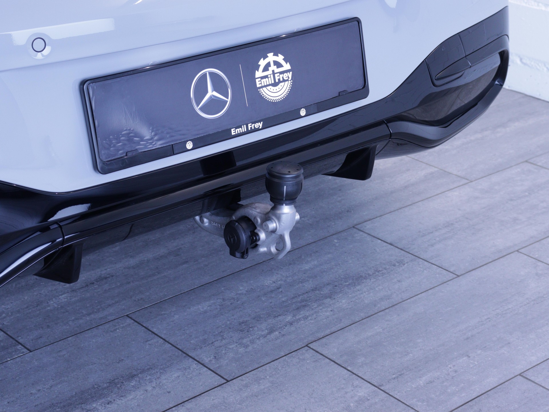 MERCEDES-BENZ GLB 220 4matic-image-13
