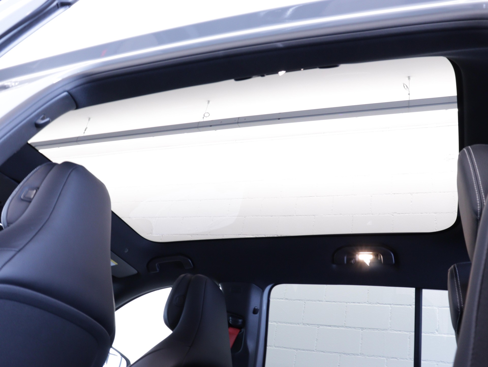 MERCEDES-BENZ GLB 220 4matic-image-11