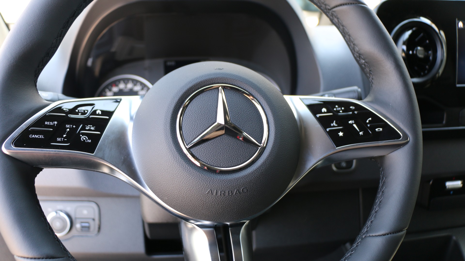 MERCEDES-BENZ Sprinter 319 CDI PRO KA 3665mm S-image-13