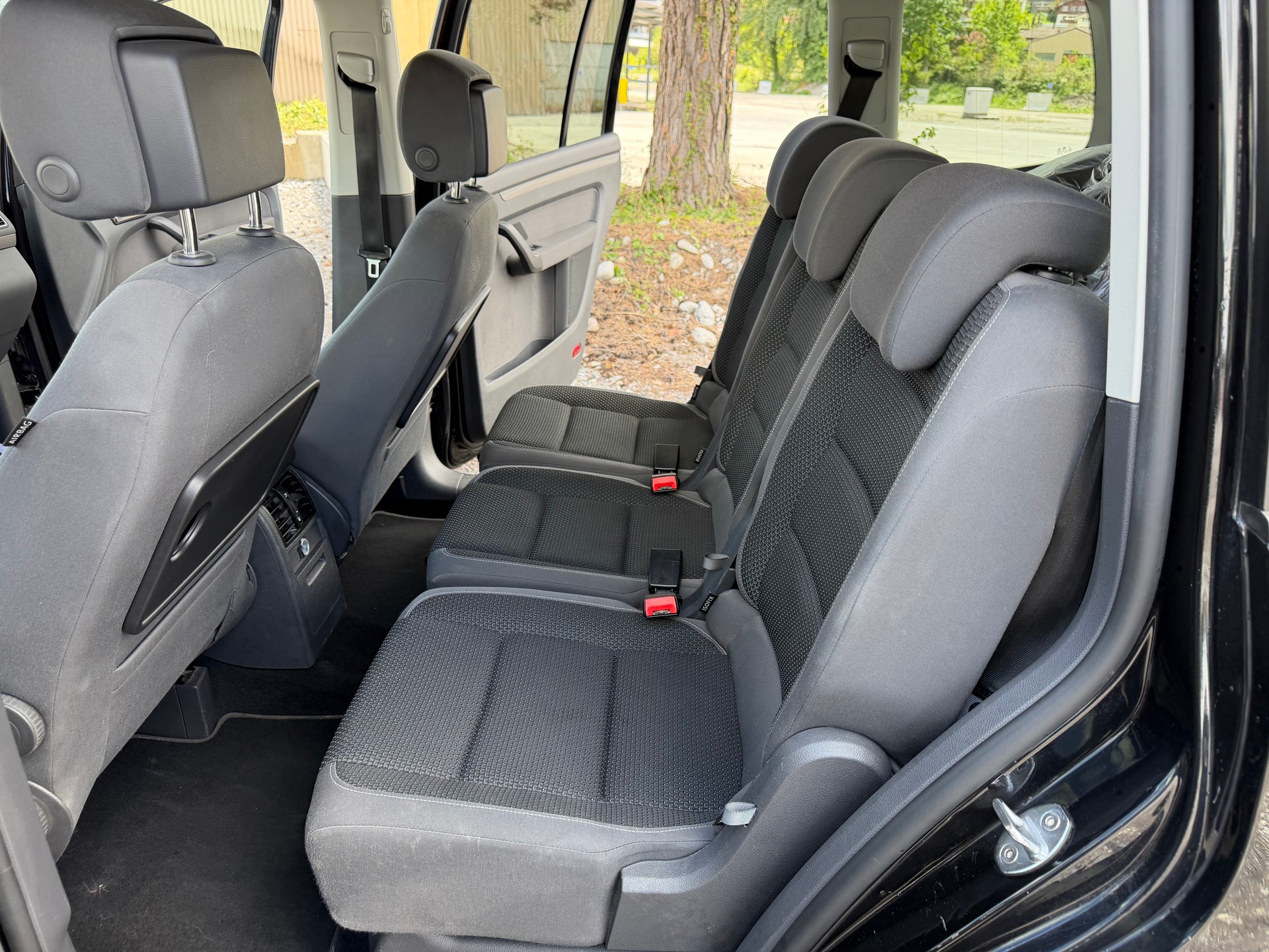 VW TOURAN-image-11
