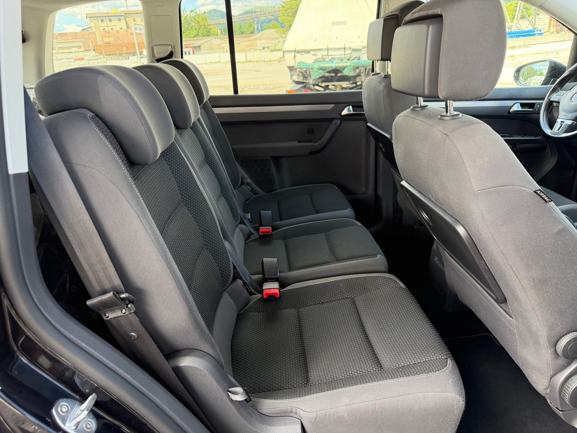 VW TOURAN-image-13
