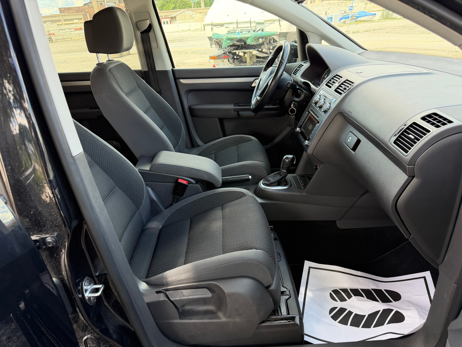 VW TOURAN-image-14