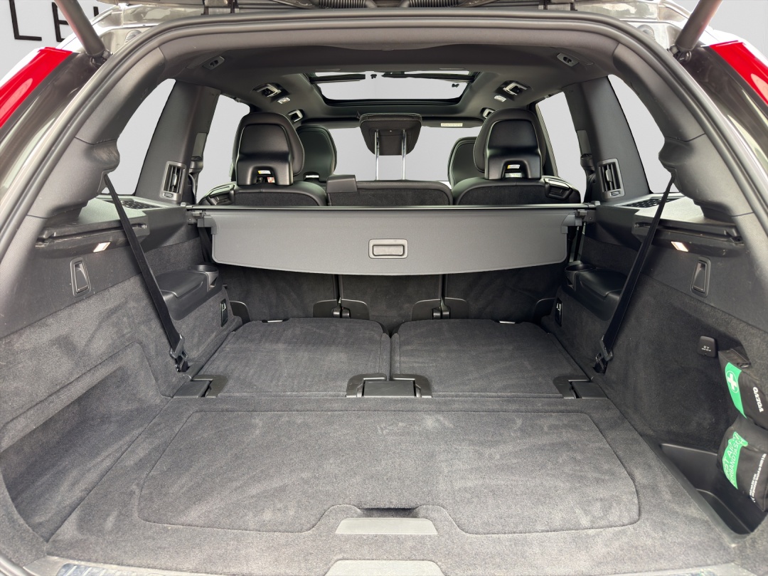 VOLVO XC90 T8 eAWD PluginHybrid Plus Dark Geartronic-image-12