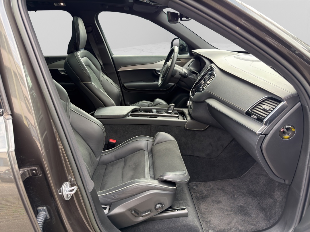 VOLVO XC90 T8 eAWD PluginHybrid Plus Dark Geartronic-image-11