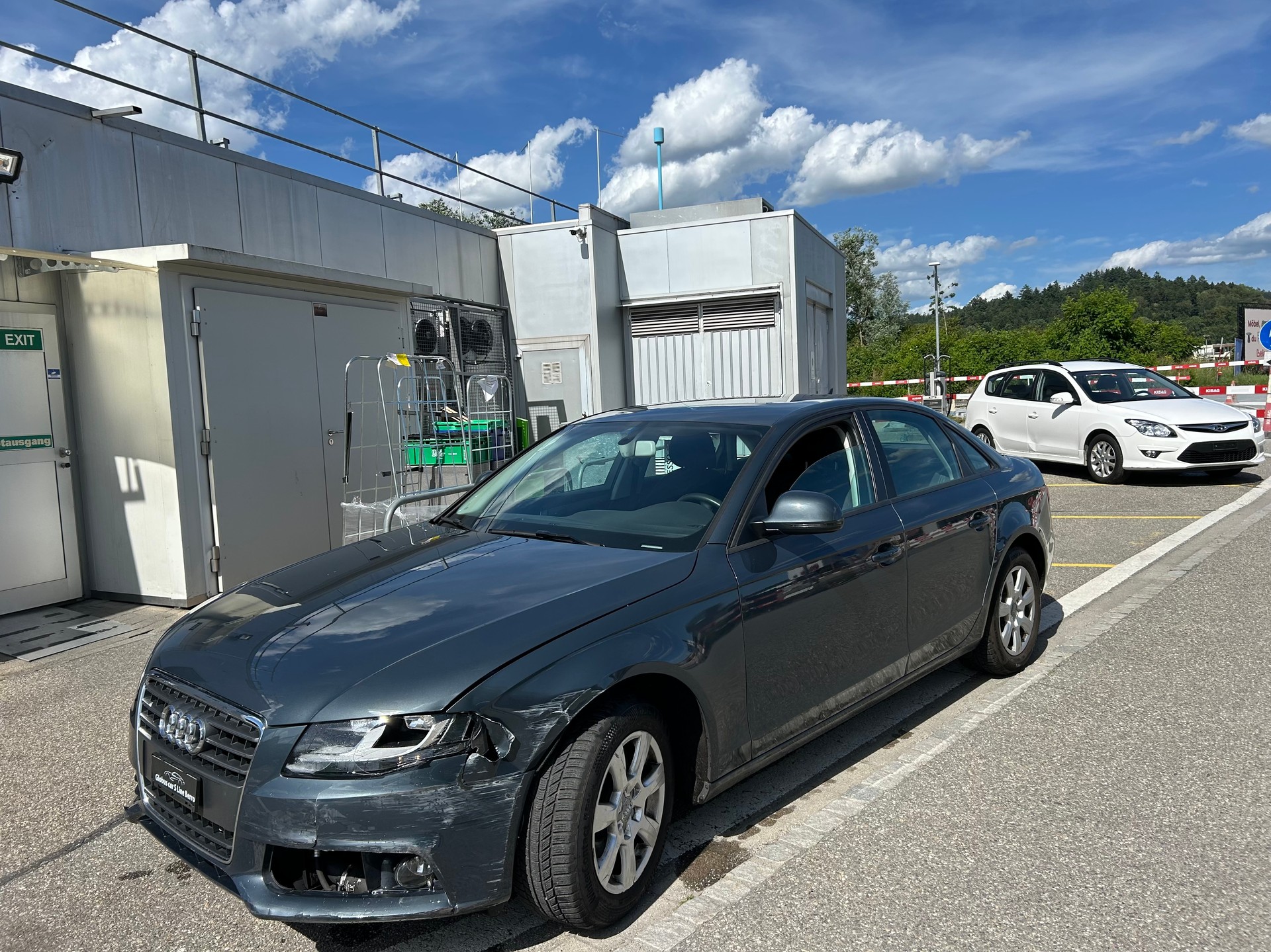 AUDI A4 Limousine 2.0 TFSI-image-8