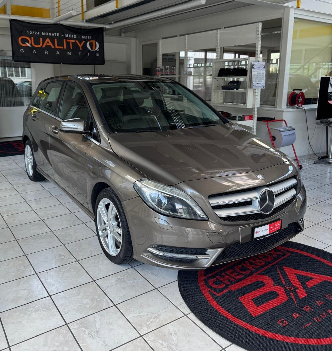 MERCEDES-BENZ B 180 Active Edition-image-2