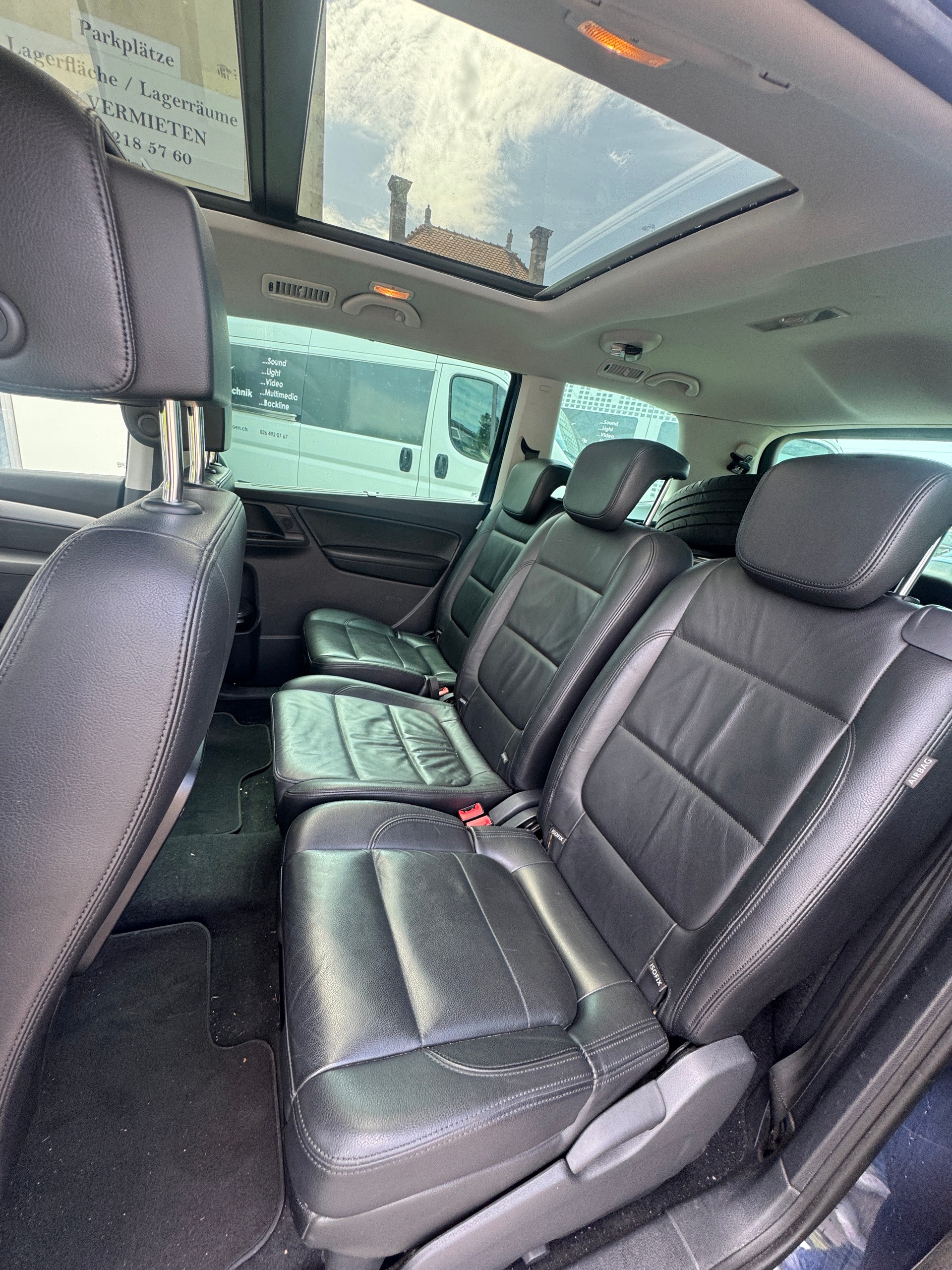 VW Sharan 2.0 TDI BMT Comfortline DSG-image-9