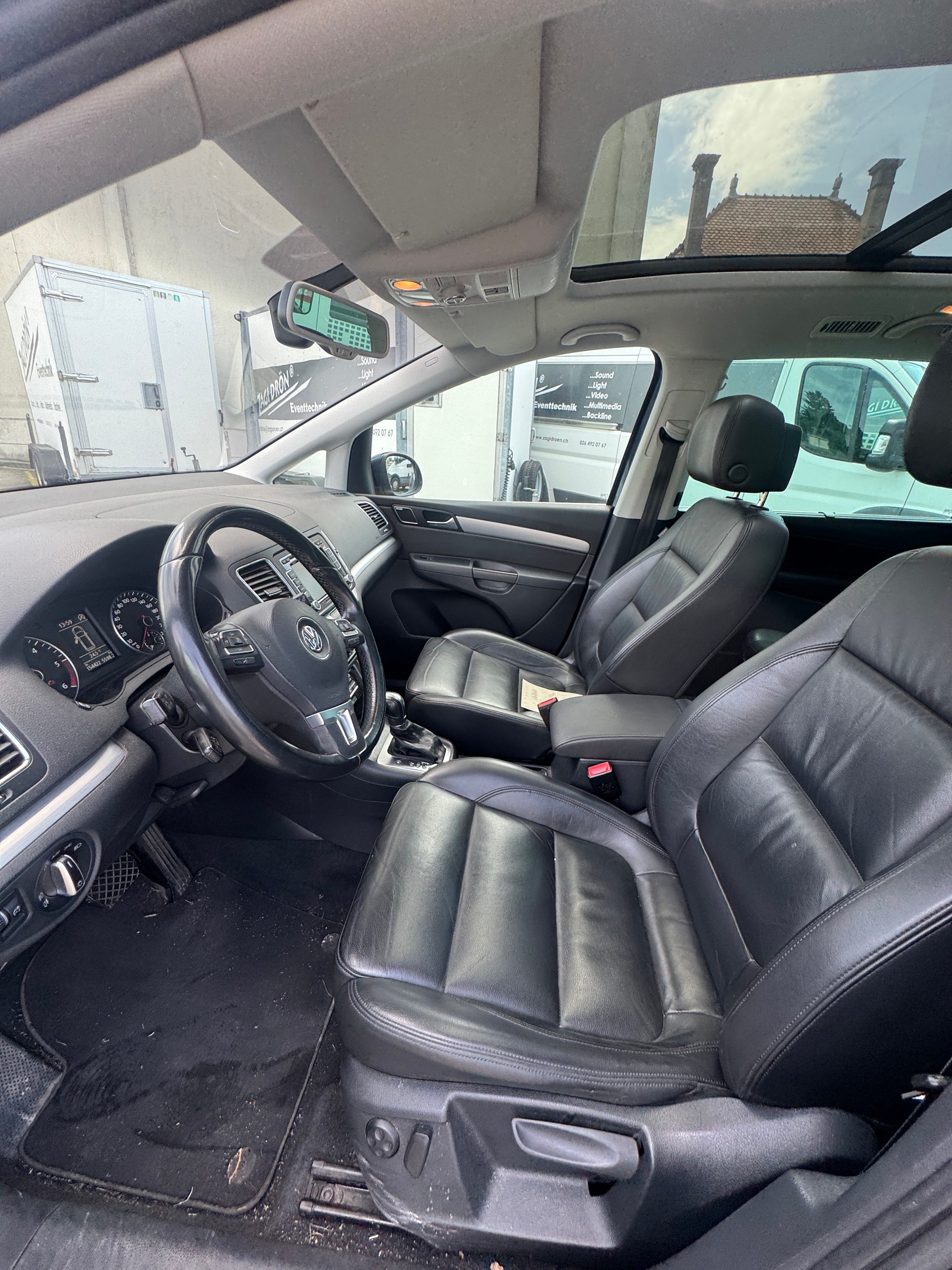 VW Sharan 2.0 TDI BMT Comfortline DSG-image-8