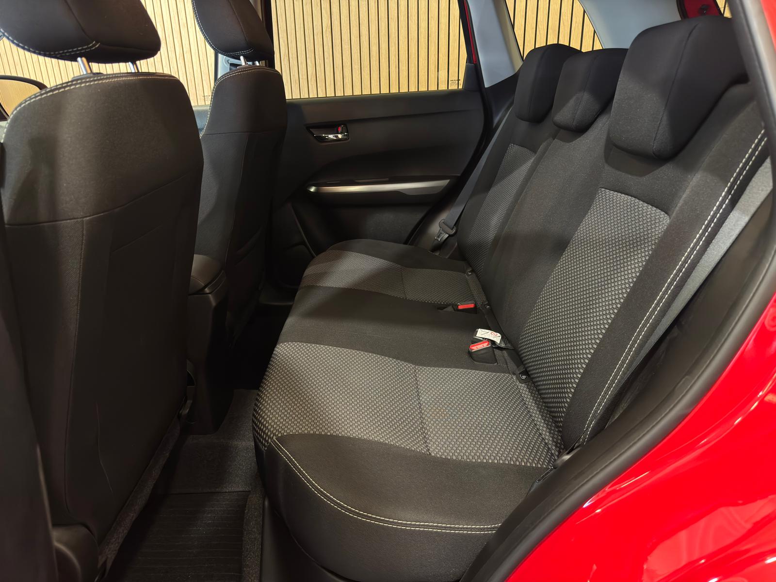 SUZUKI Vitara 1.4 Boosterjet Generation Hybrid Automatic-image-15